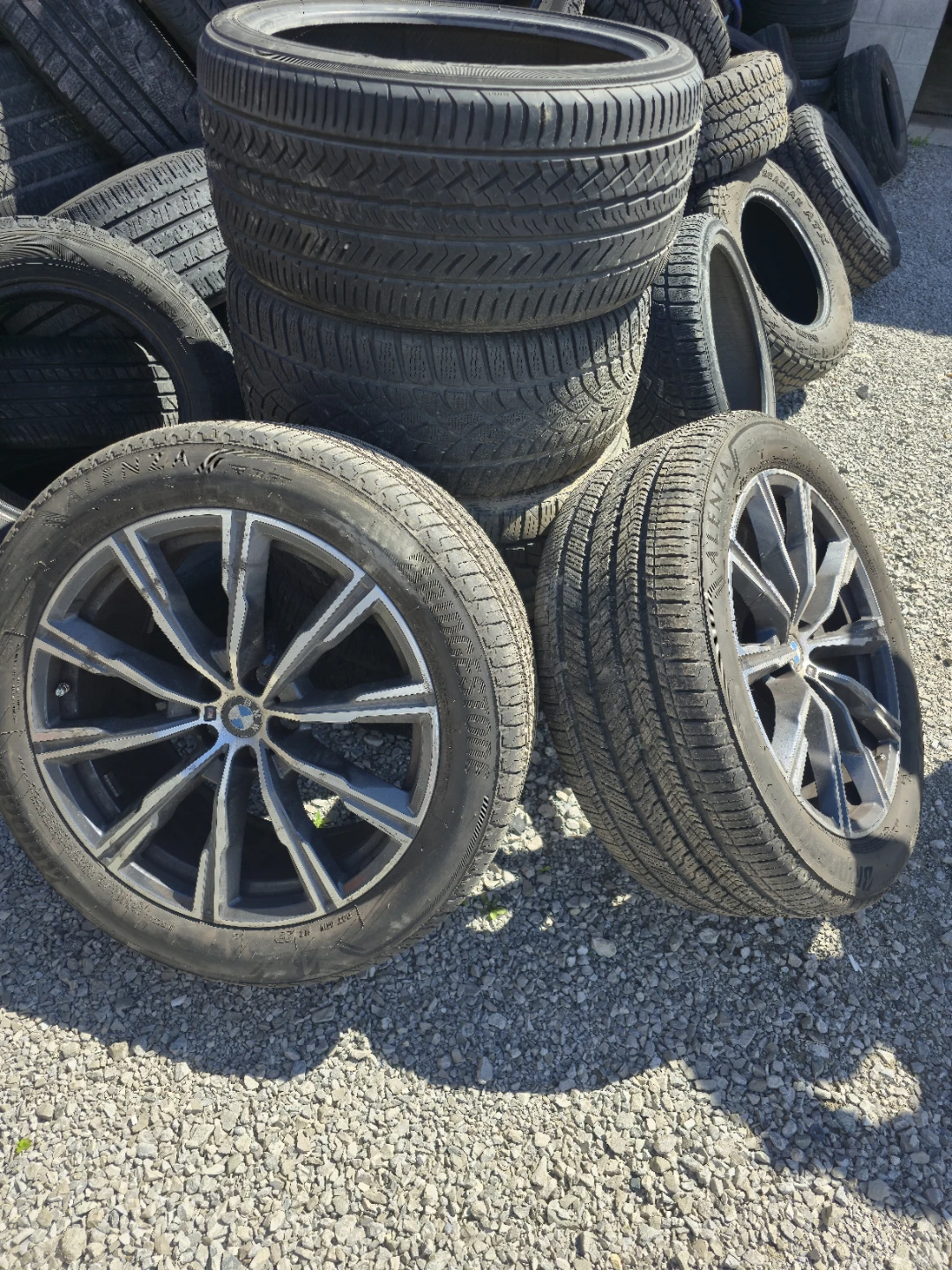 BMW X5 Alloy Wheel with Bridgestone Tire