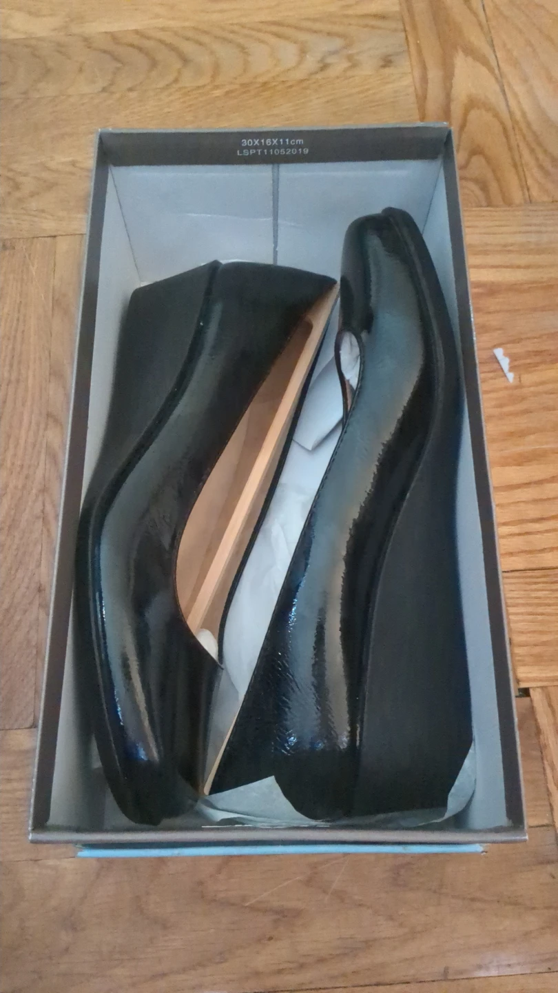 LIFE STRIDE black patent leather