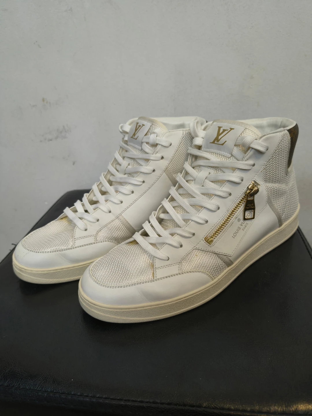 authentic Louis Vuitton High-Top Sneakers White Monogram - photo 2