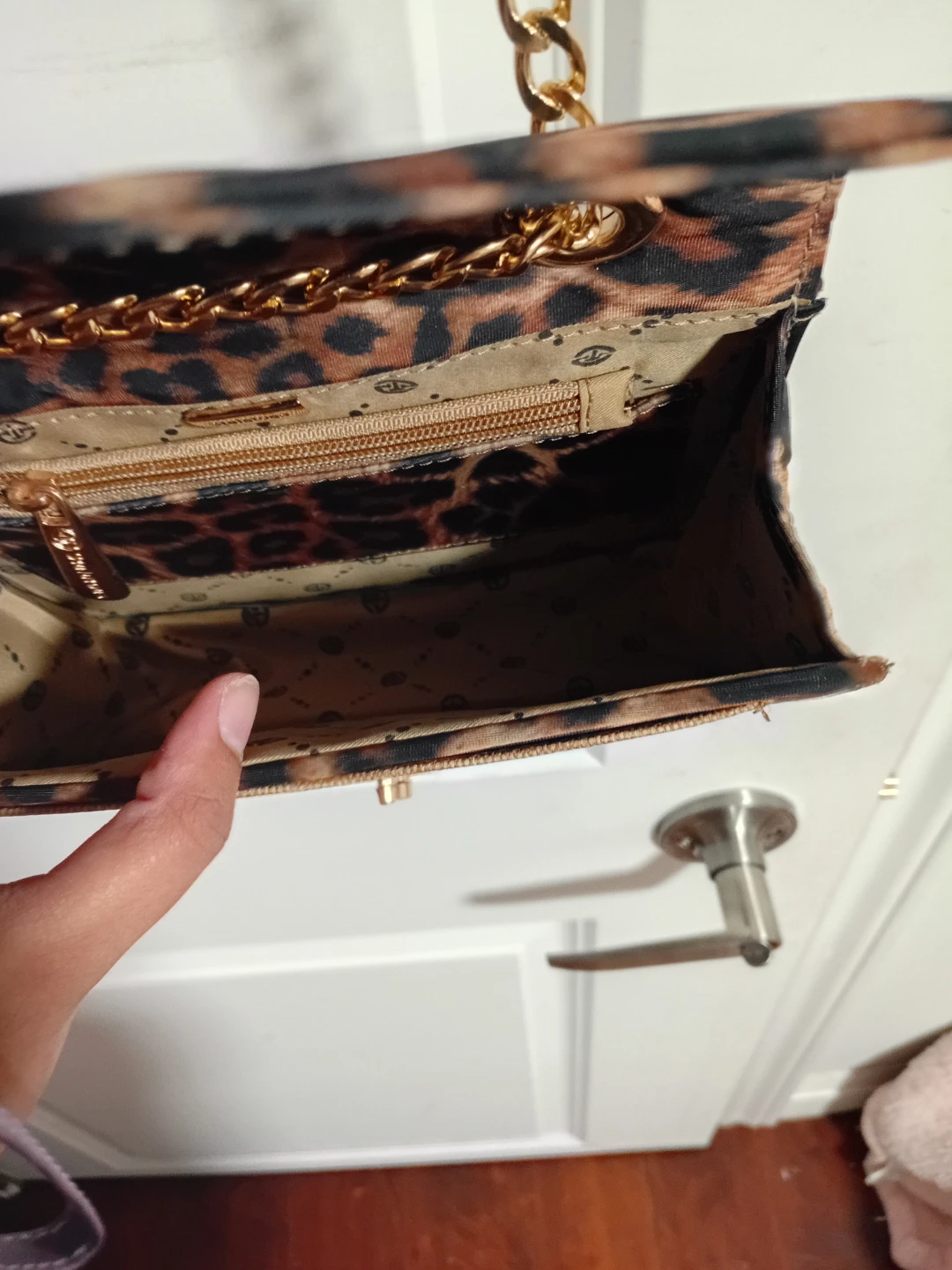 Leopard Print Shoulder Bag with Gold Chain - photo 4