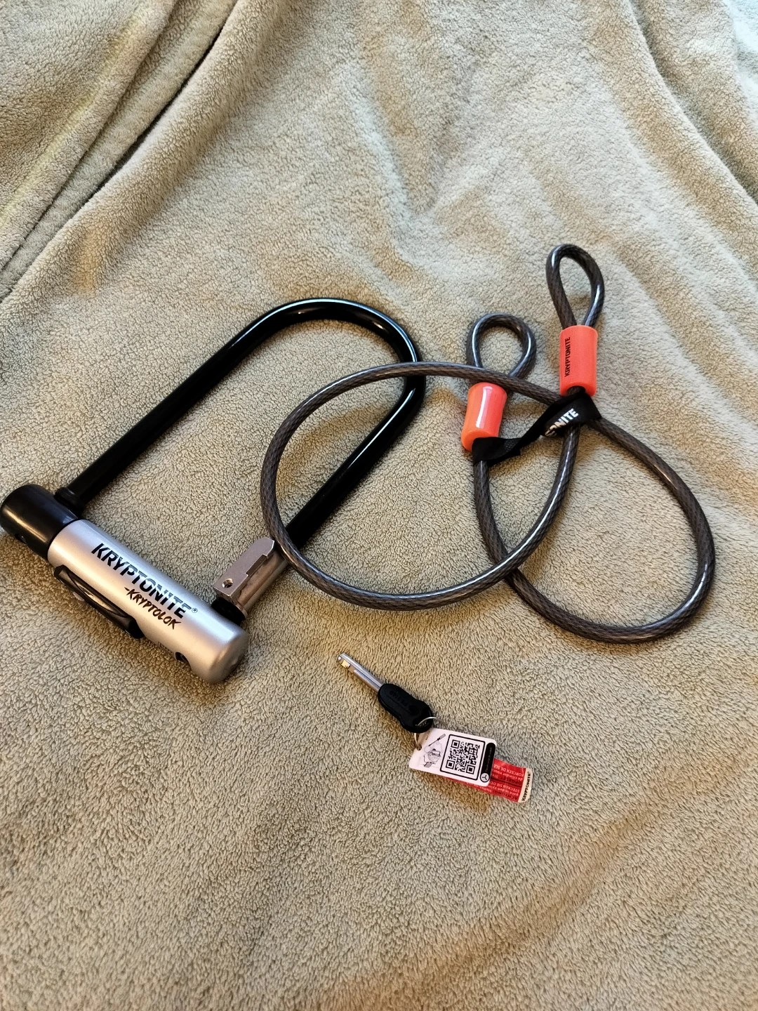 Kryptonite u-lock with cable