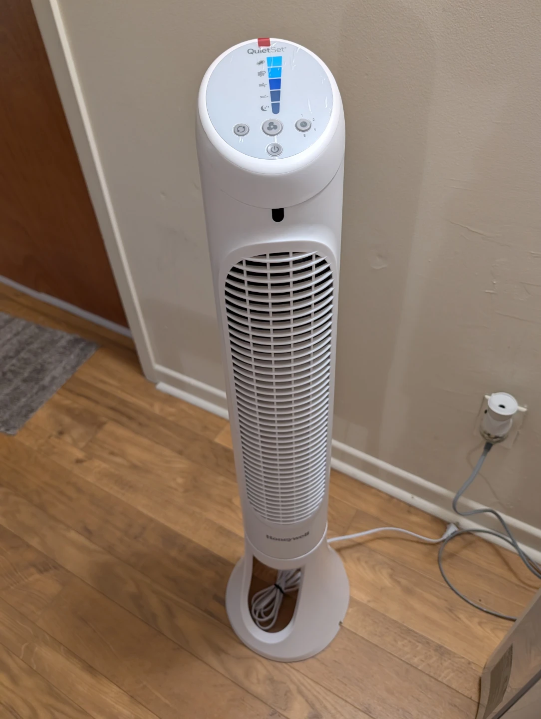 Honeywell QuietSet Tower Fan - photo 2