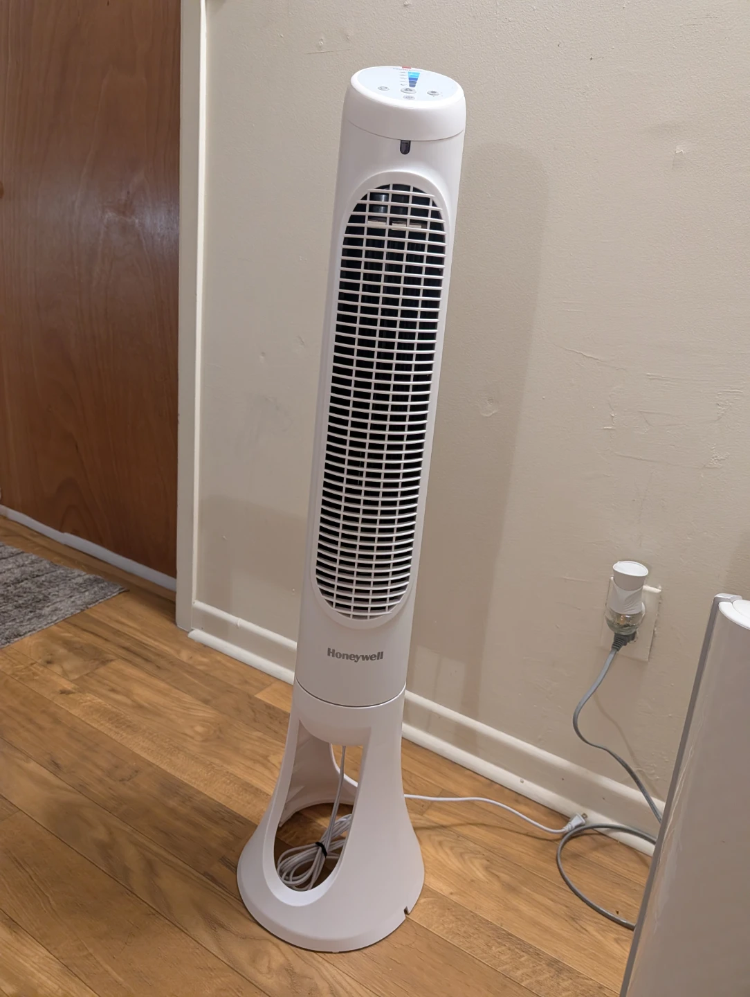 Honeywell QuietSet Tower Fan - photo 3