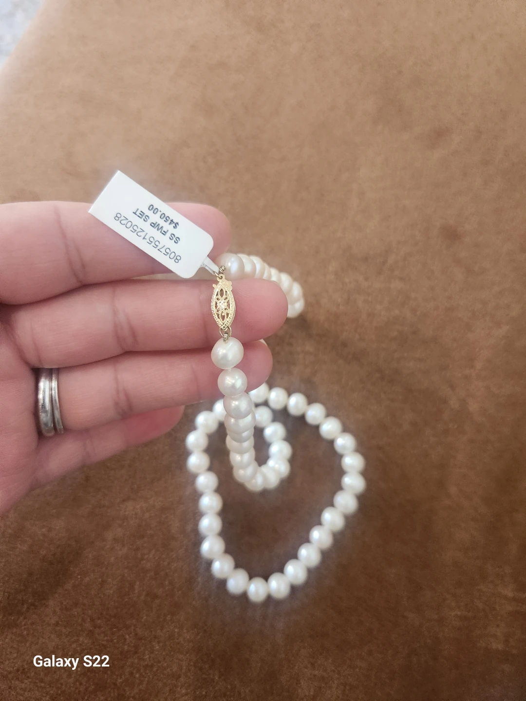 White Pearl Necklace with Gold Clasp 14 kilates
