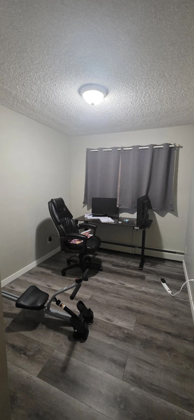 Apartment for 1250 on Whyte Avenue - photo 4