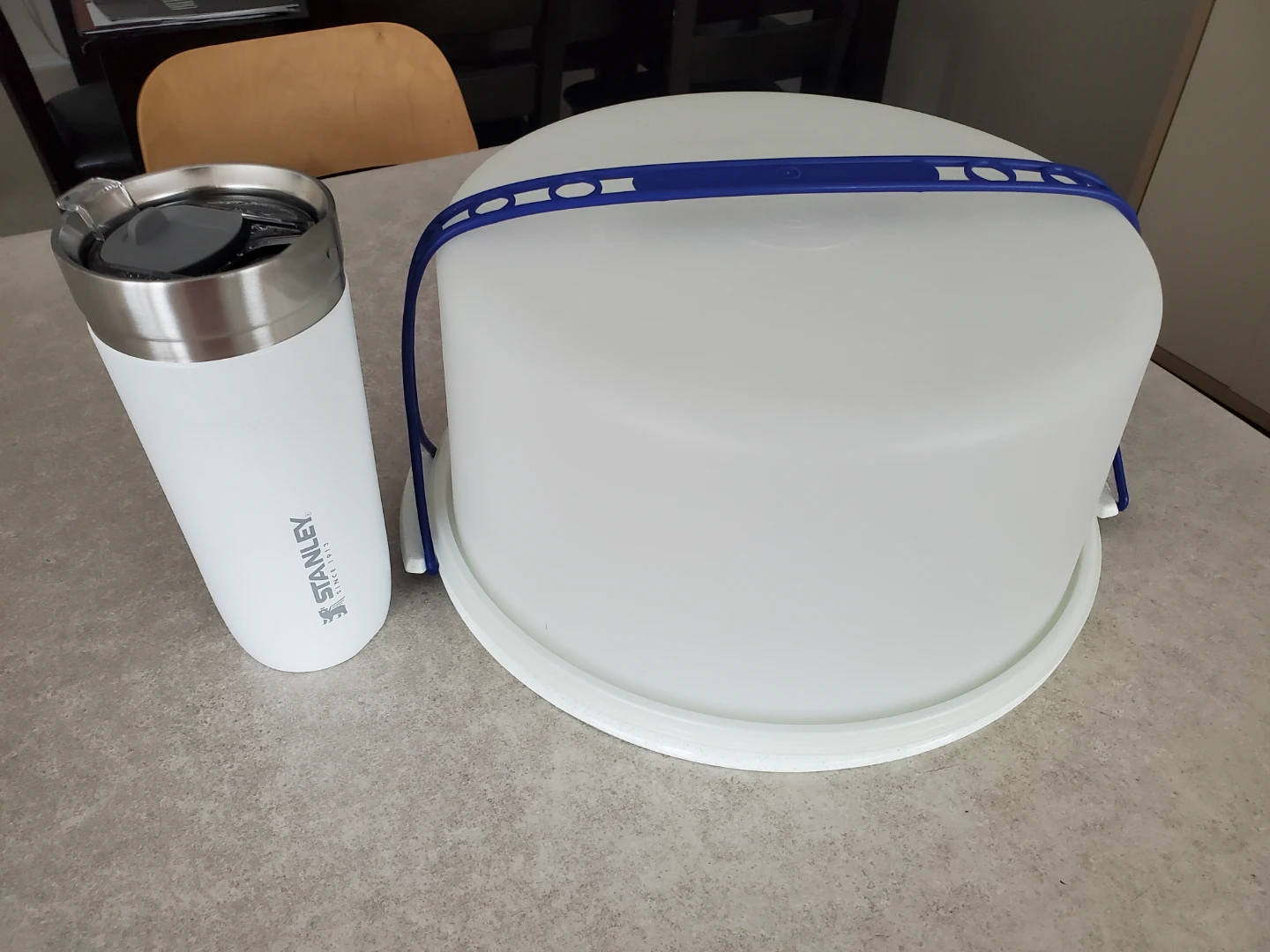 Tupperware Cake Taker Carrier - photo 5