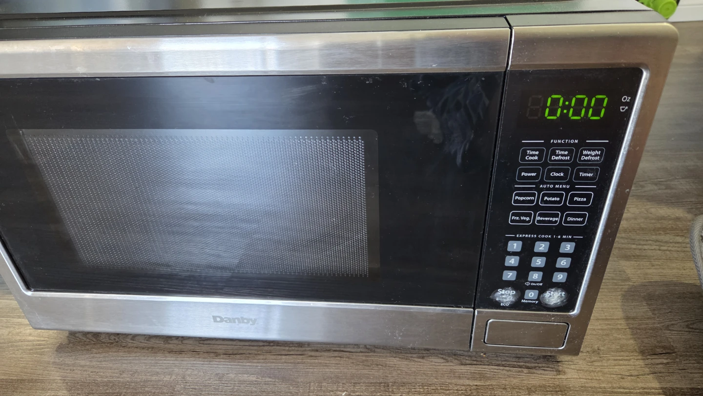 Danby Microwave DBMWO09201M1 - photo 3