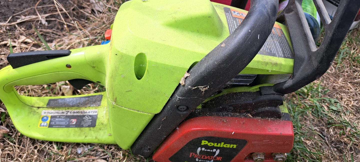 Poulan Predator Chainsaw 35cc / 16"