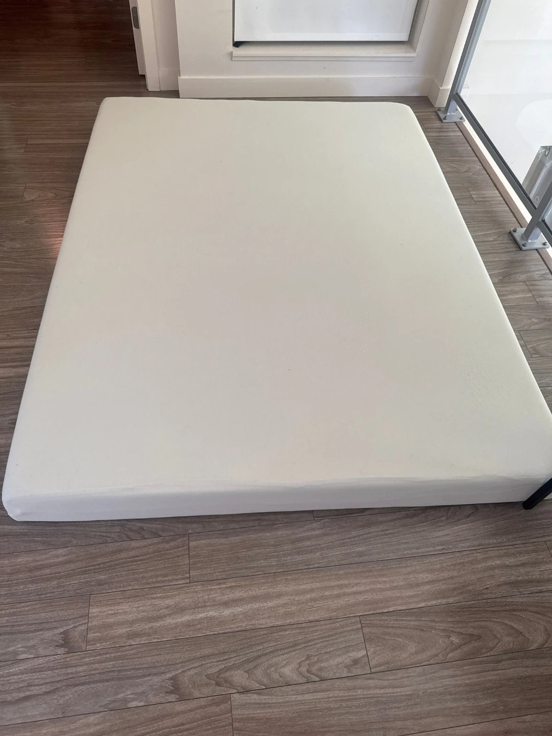 White Queen Size Bed mattress with cover - photo 3