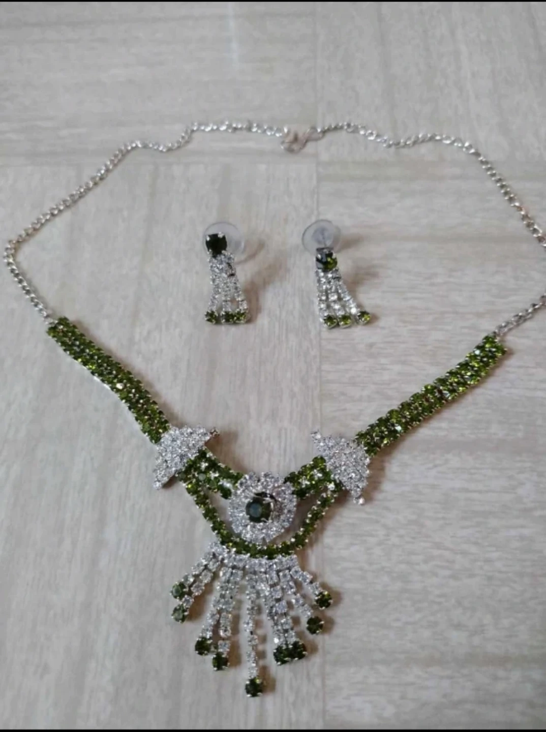 Jewellery Set - Necklace and Earrings