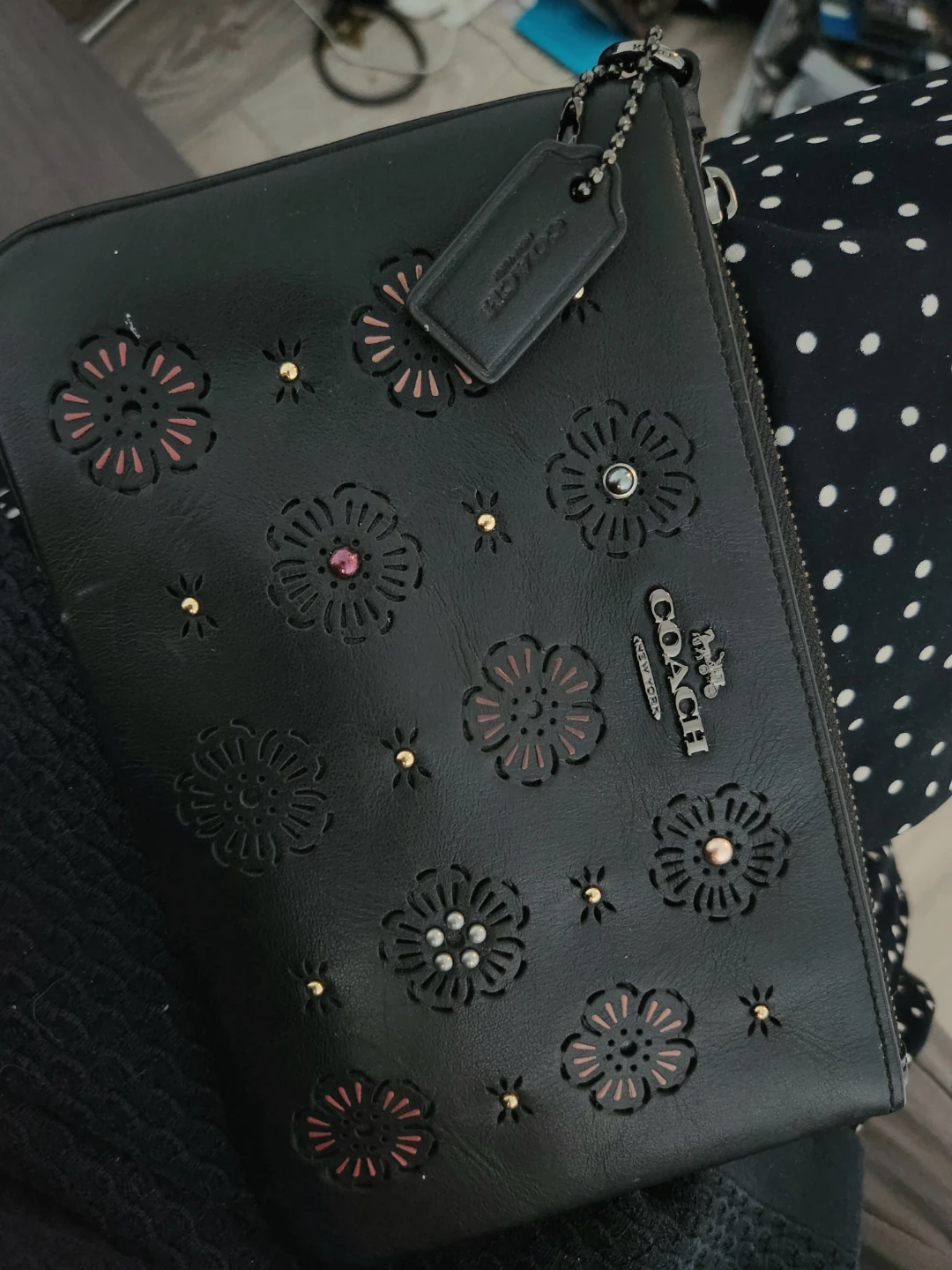 Coach Black Leather Floral mini Clutch - photo 3