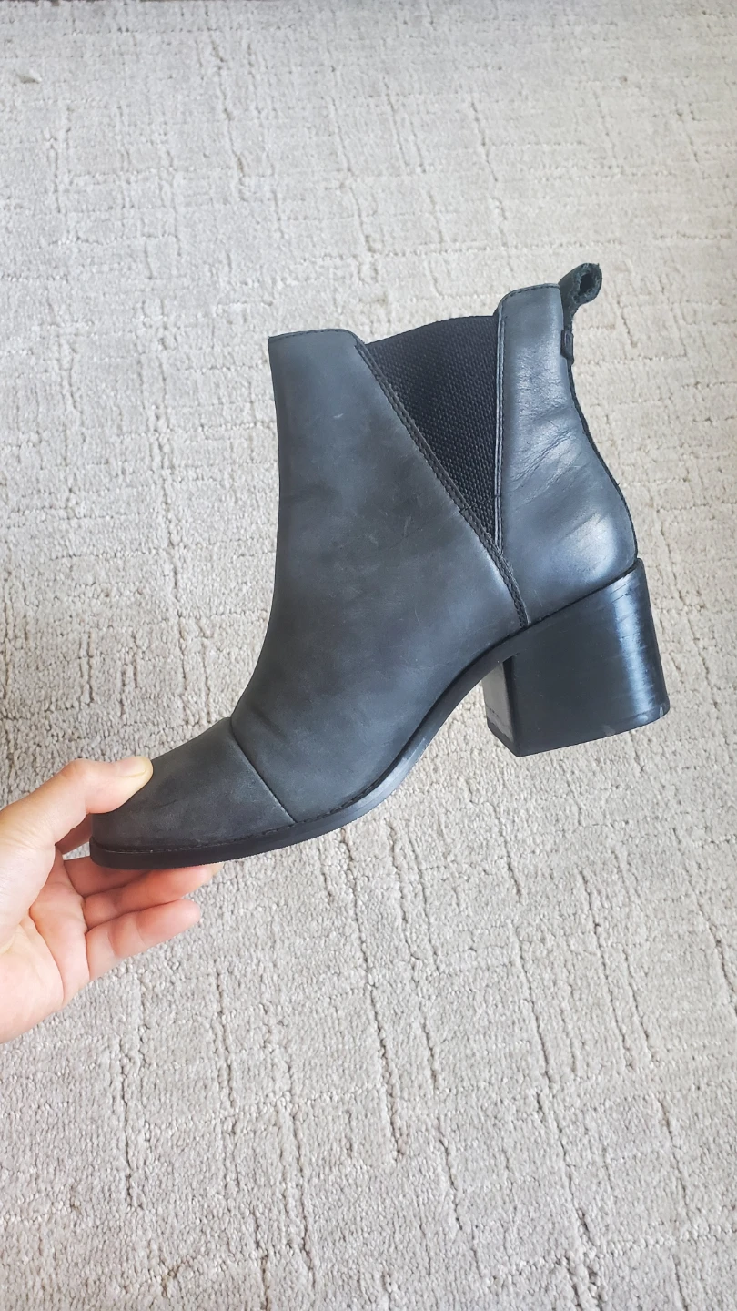 Black Leather Chelsea Boots - Women's Size 6 - photo 3