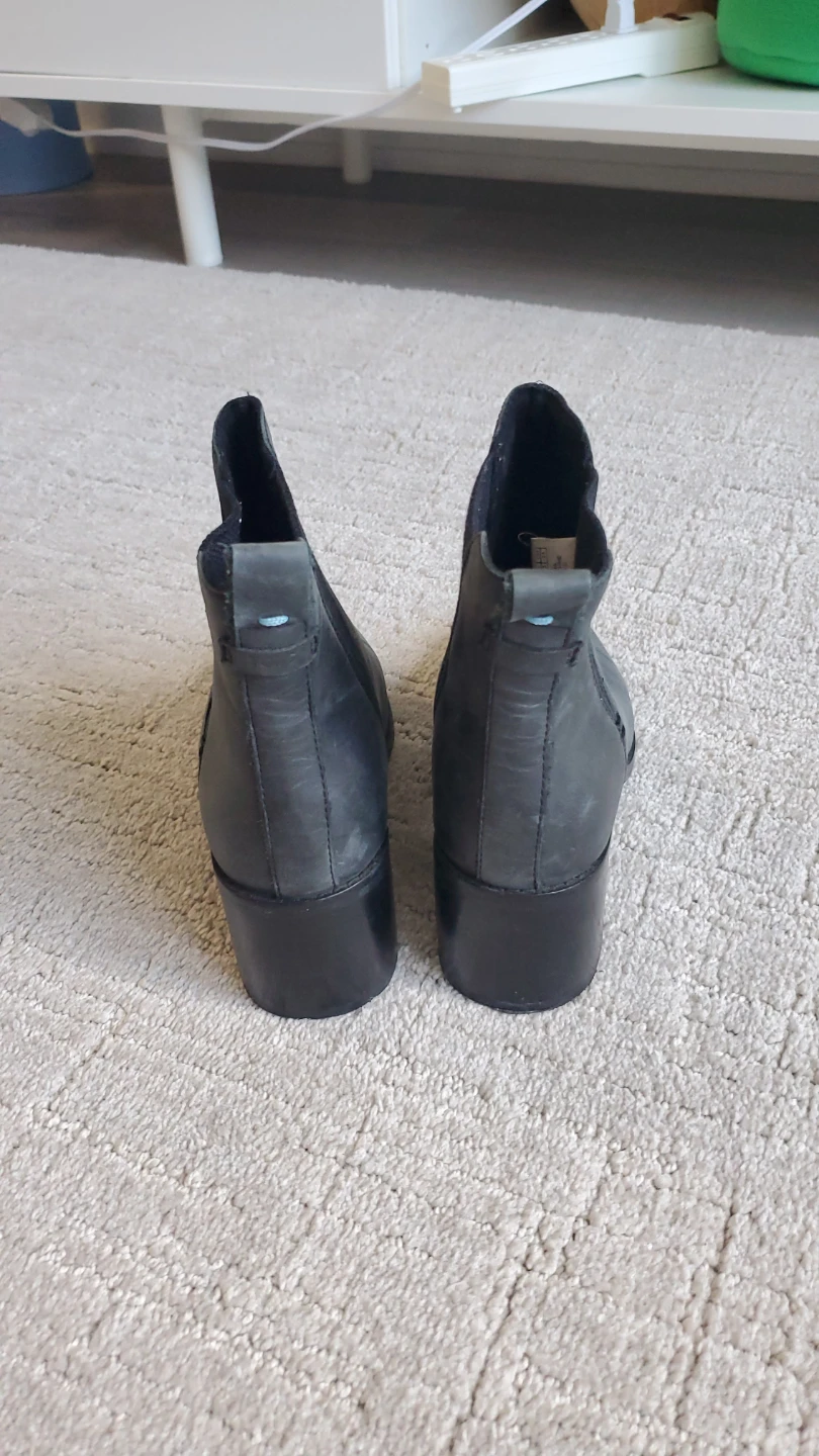 Black Leather Chelsea Boots - Women's Size 6 - photo 5
