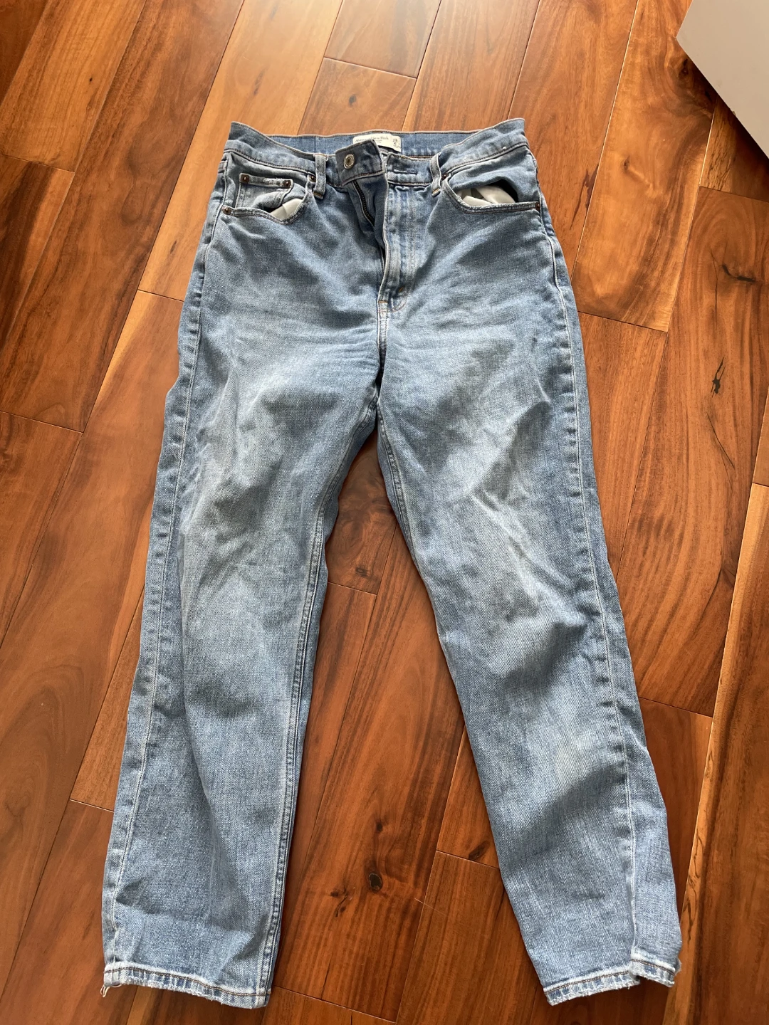 Abercrombie & Fitch Ultra High Rise Jeans Size 28