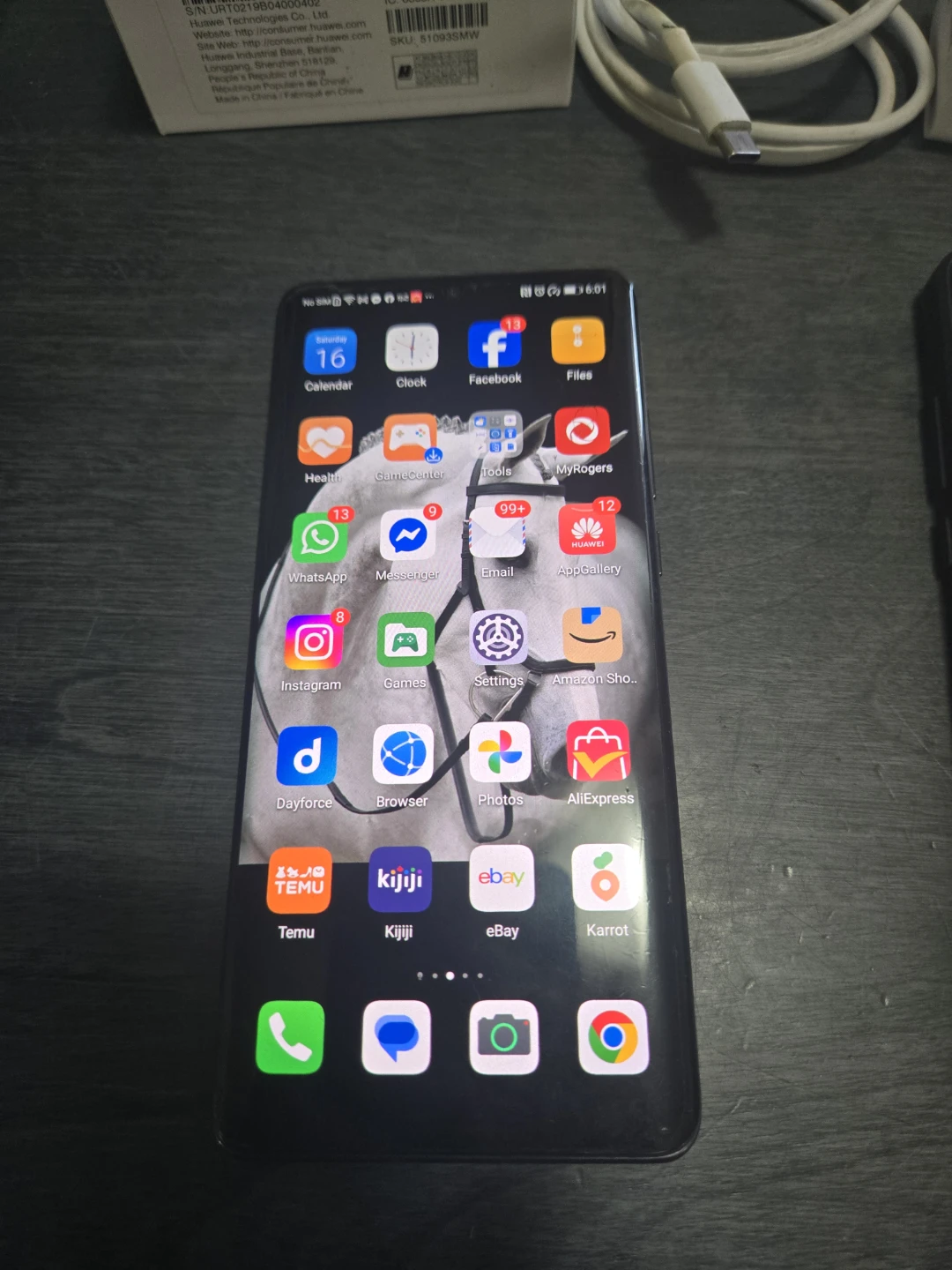 Huawei P30 Pro smartphone with charger and case - photo 4