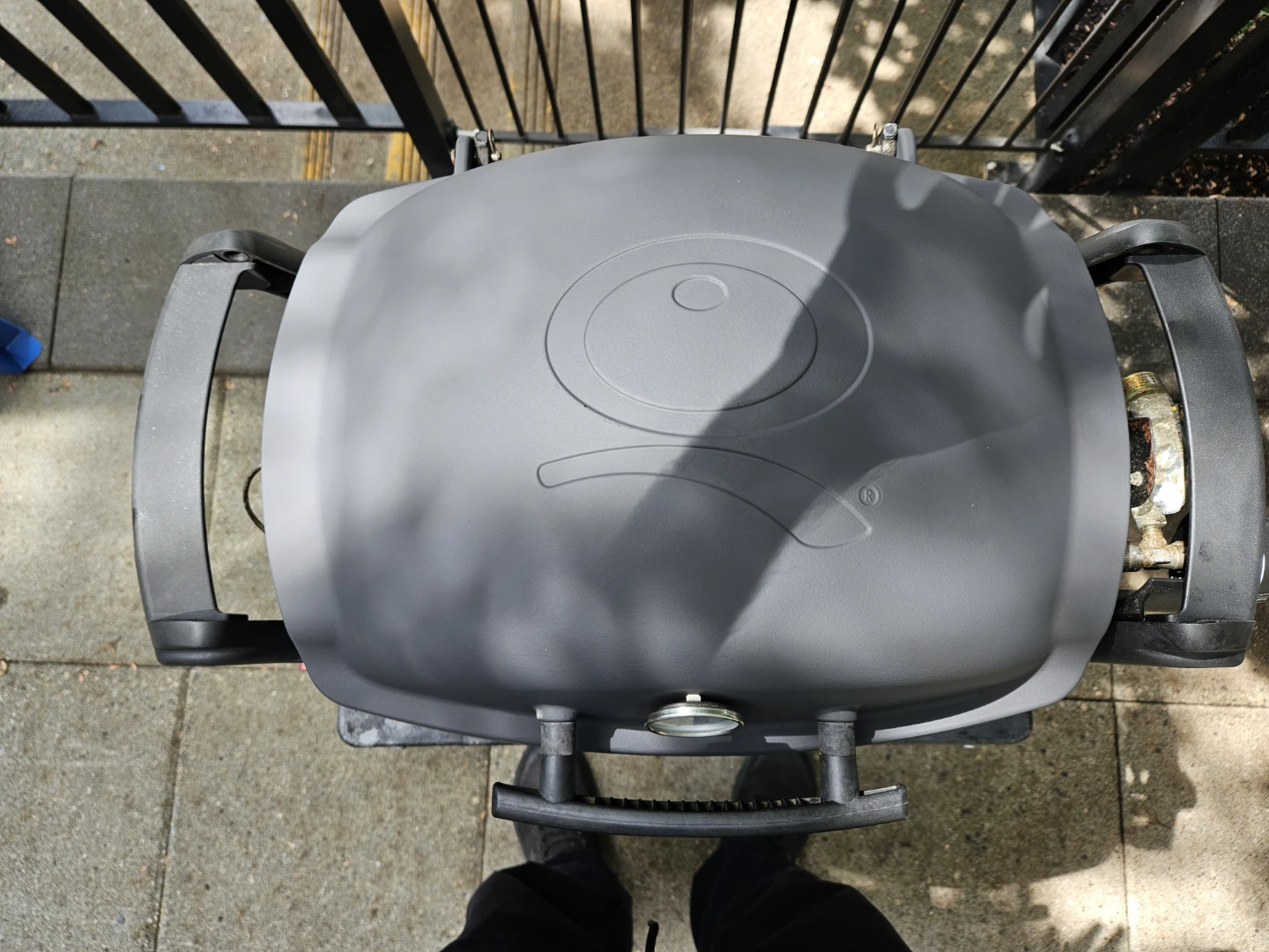 🔥Weber Q1000 droïd look🔥+cart+cover 260$. Can deliver. NO FEES. - photo 2