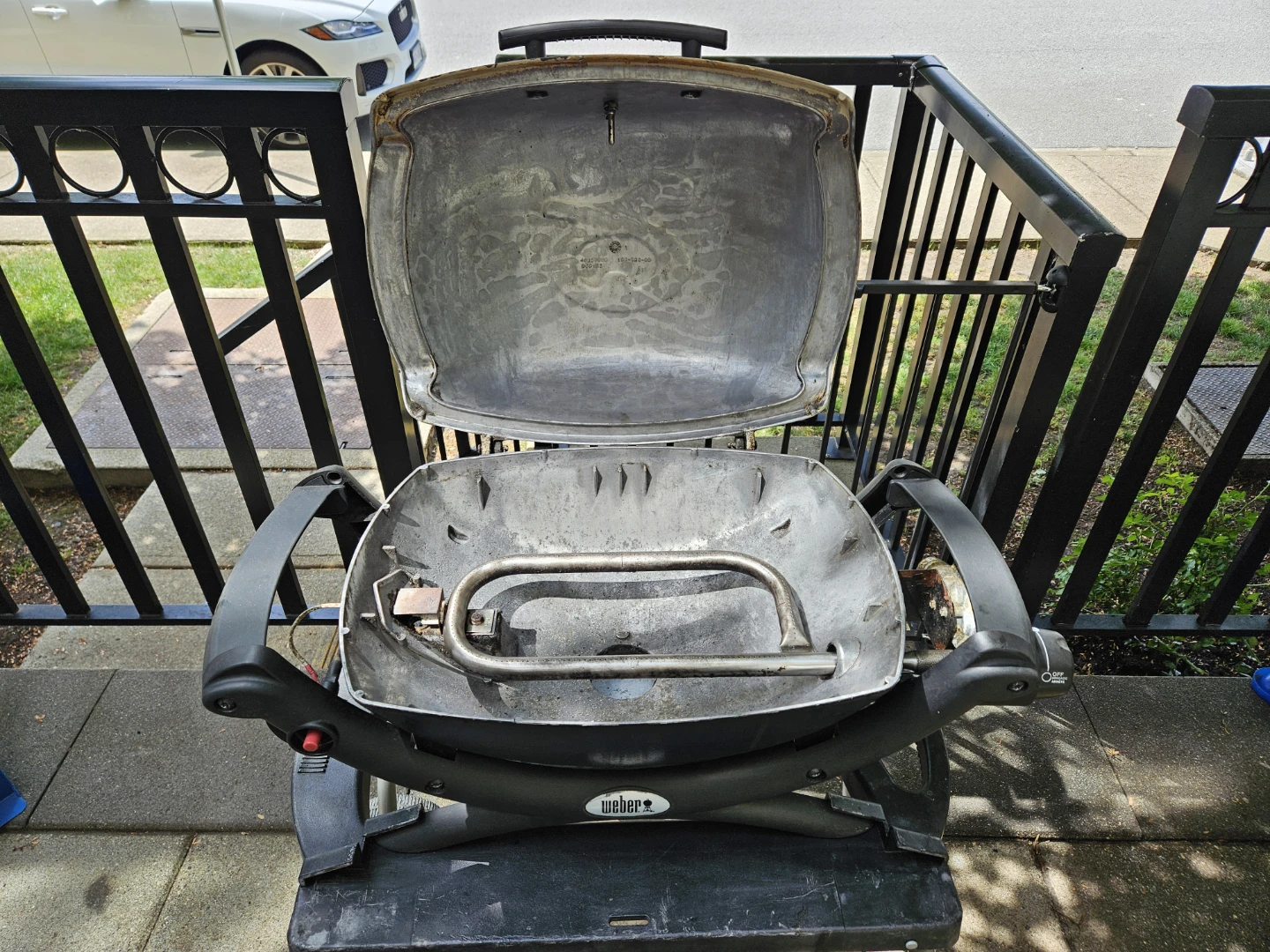 🔥Weber Q1000 droïd look🔥+cart+cover 260$. Can deliver. NO FEES. - photo 3