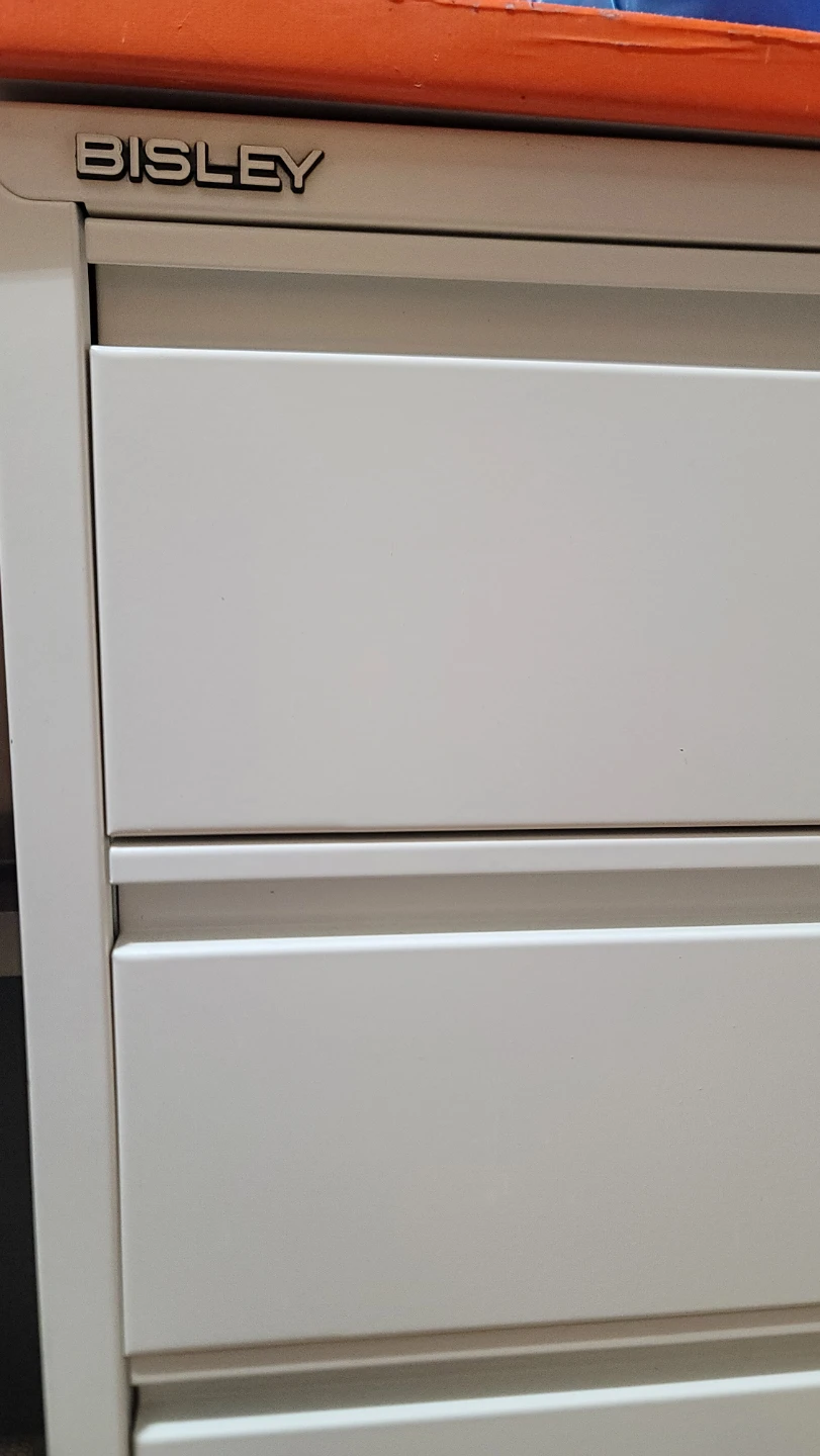Bisley 3 Drawer Filing Cabinet - photo 2