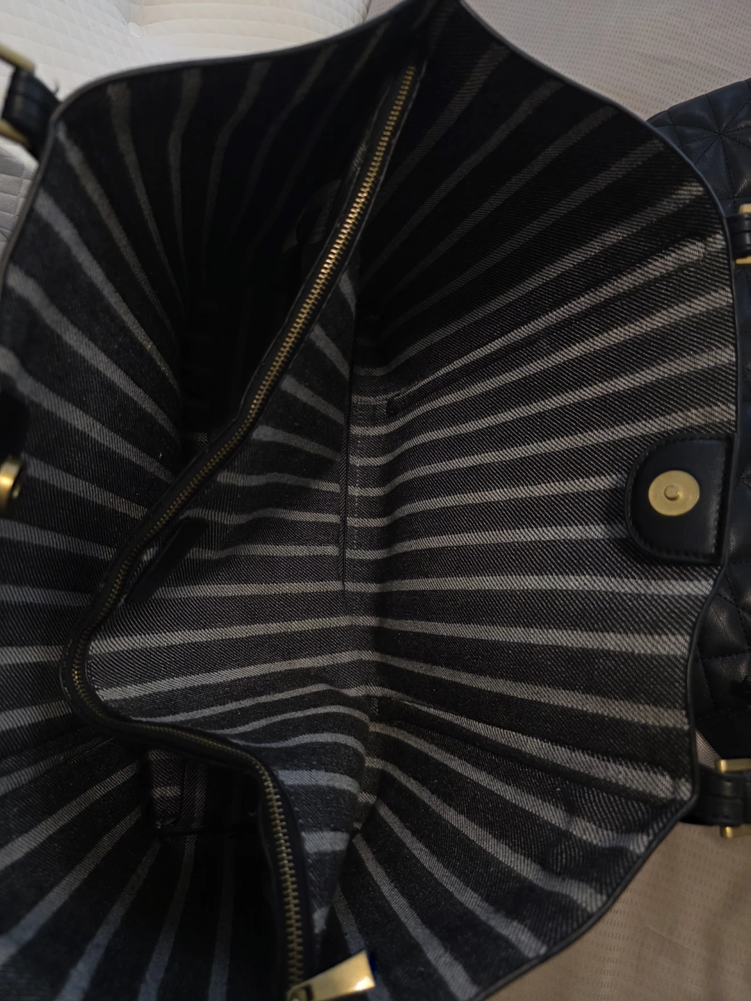 Zara Black tote bag with striped lining - photo 3
