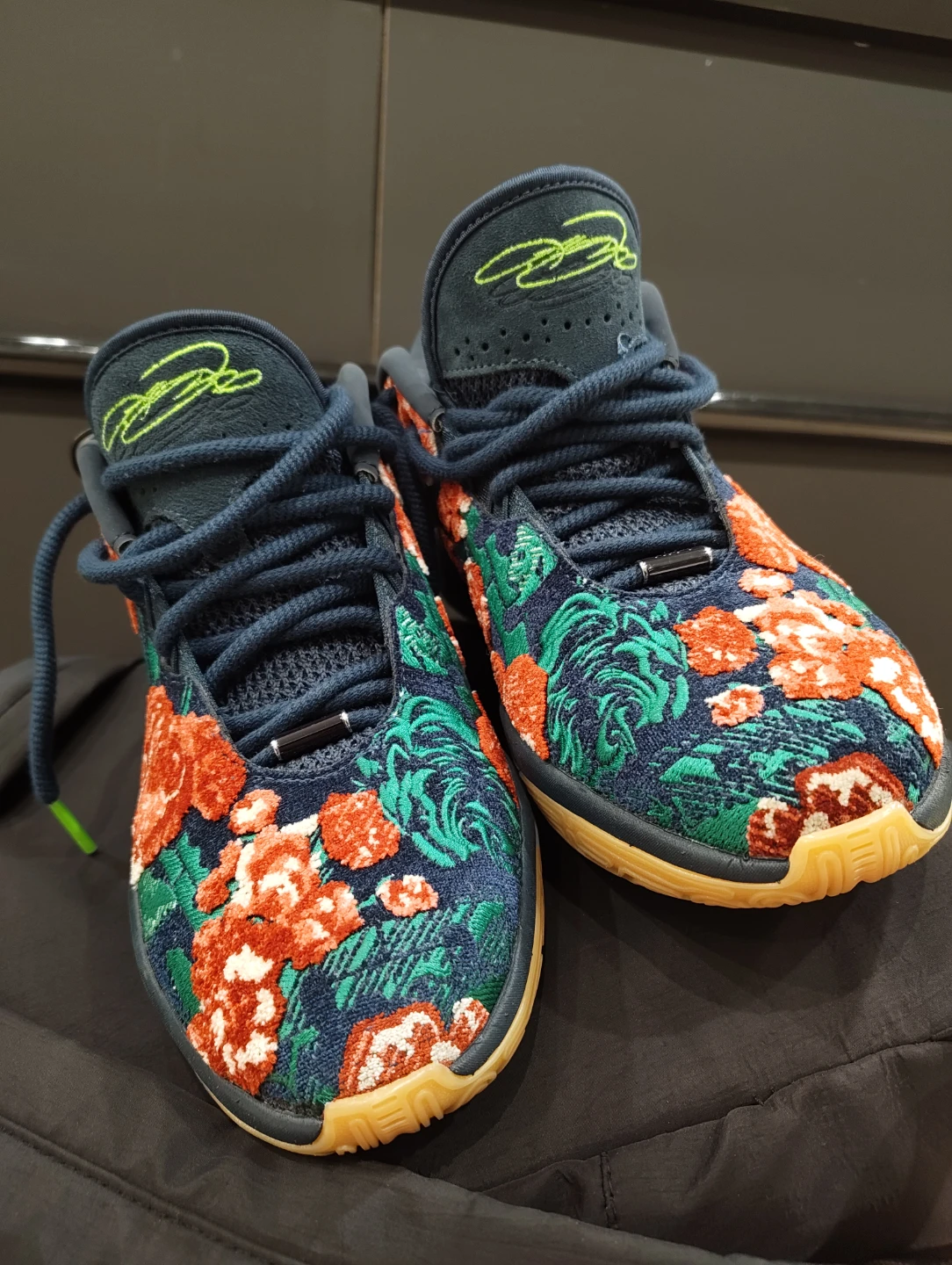 Nike FV725-400 Floral Basketball Shoes - Men's 8.5