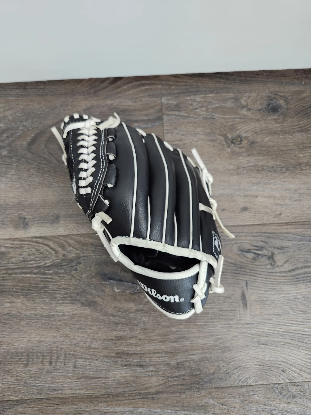Wilson 10" Baseball Glove - for Lefties - photo 2