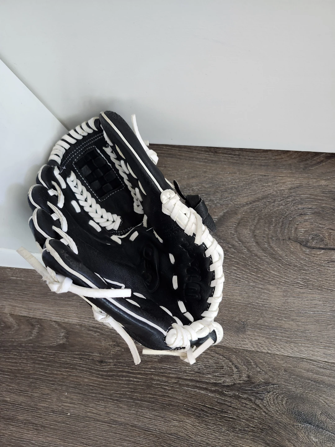 Wilson 10" Baseball Glove - for Lefties - photo 3