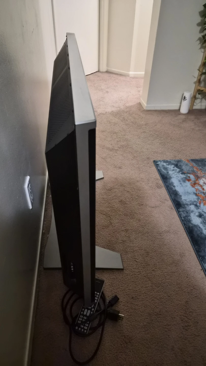 Toshiba Flat Screen TV - photo 2