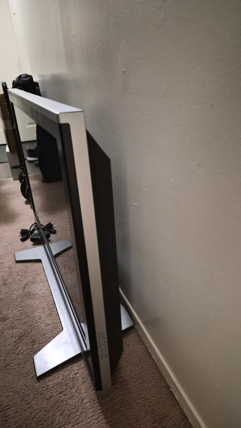 Toshiba Flat Screen TV - photo 3