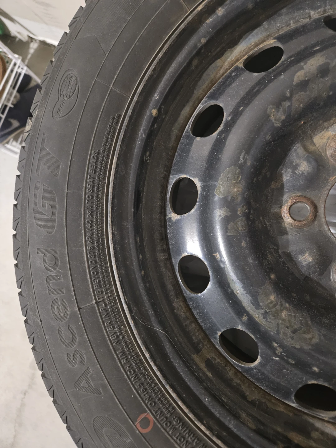 Acend Tire 215/60R16 95H - photo 3