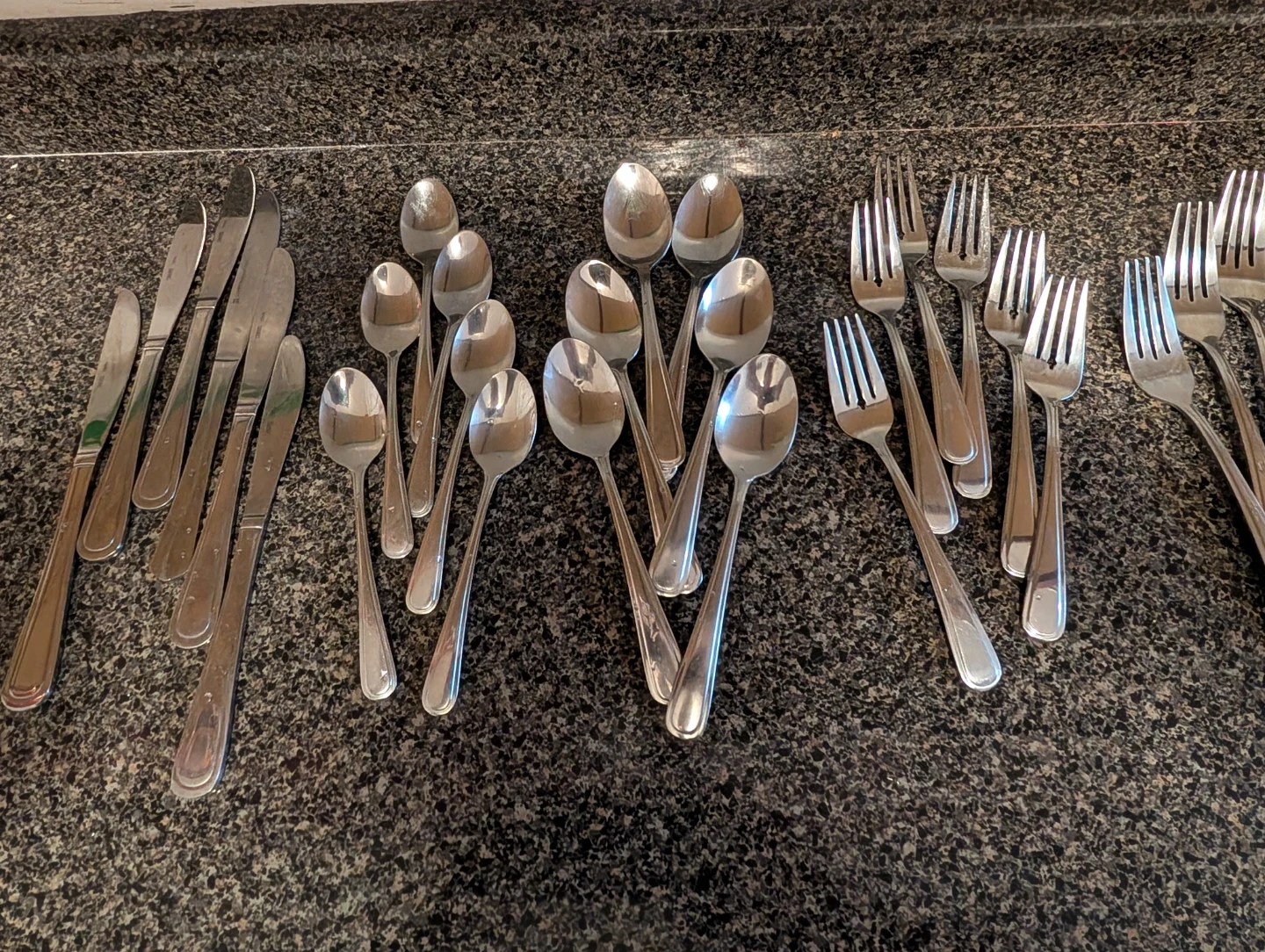 30 pieces Stainless Steel Cutlery Set - Forks, Spoons, Knives - photo 4