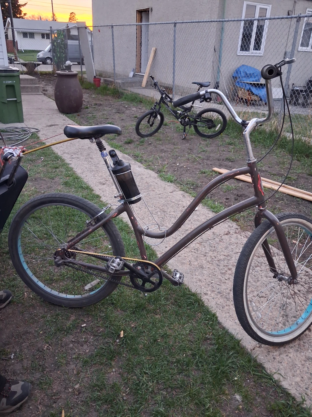 Cruiser bicycle with water bottle holder
