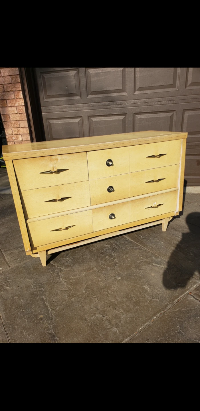Viscol by Victoriaville Specialties Co. Ltd. Dresser