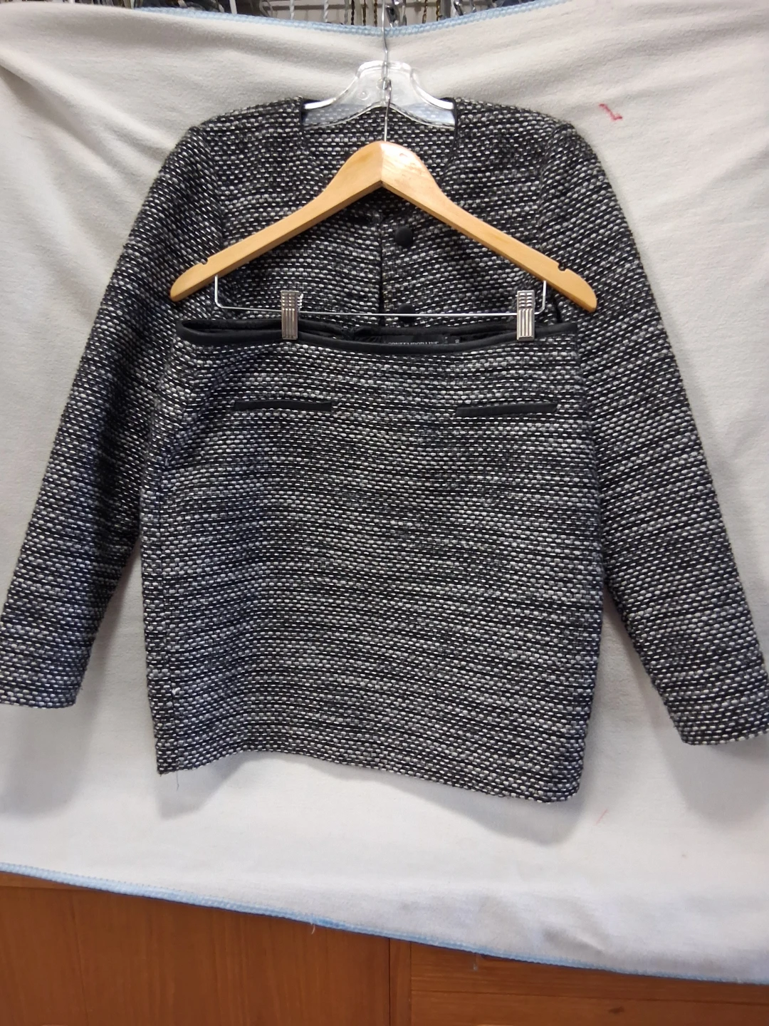 Contemporaine Tweed Jacket and Skirt Set Size 8 - photo 3