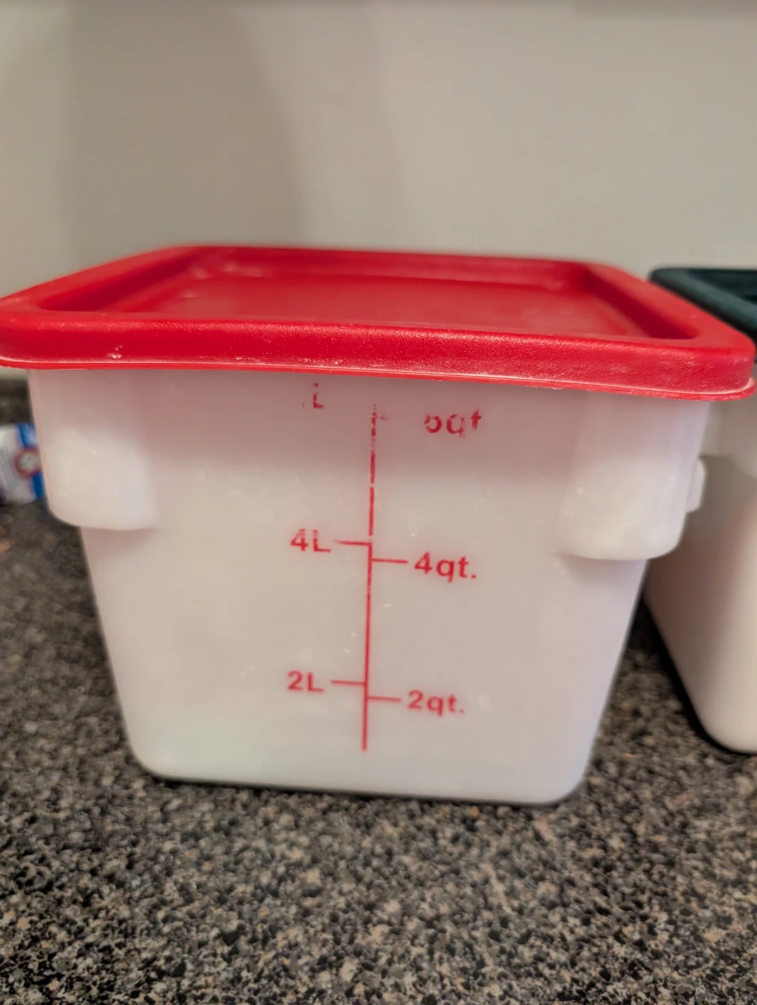 2 Food Storage Containers with Lids - photo 4