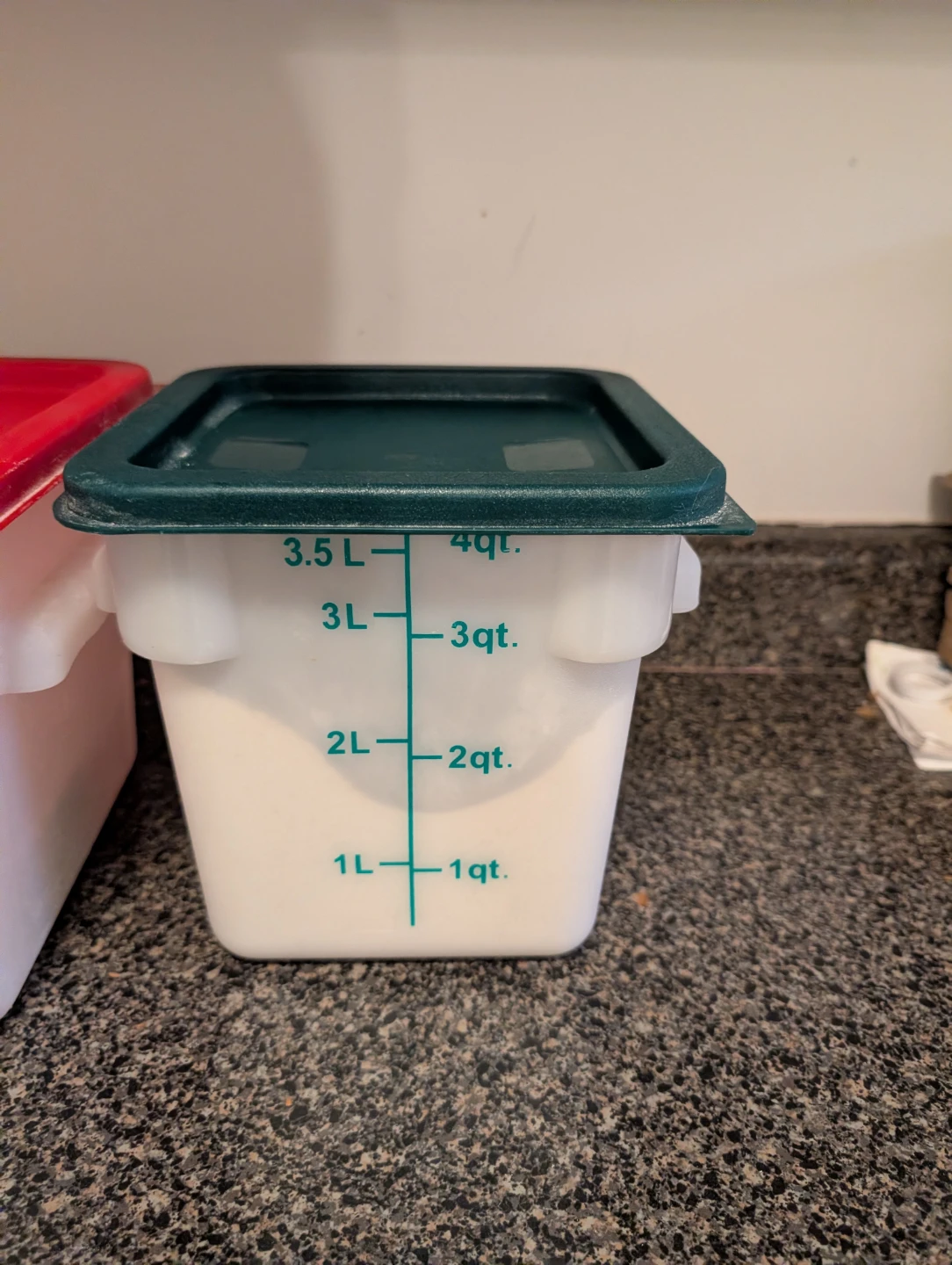 2 Food Storage Containers with Lids - photo 5