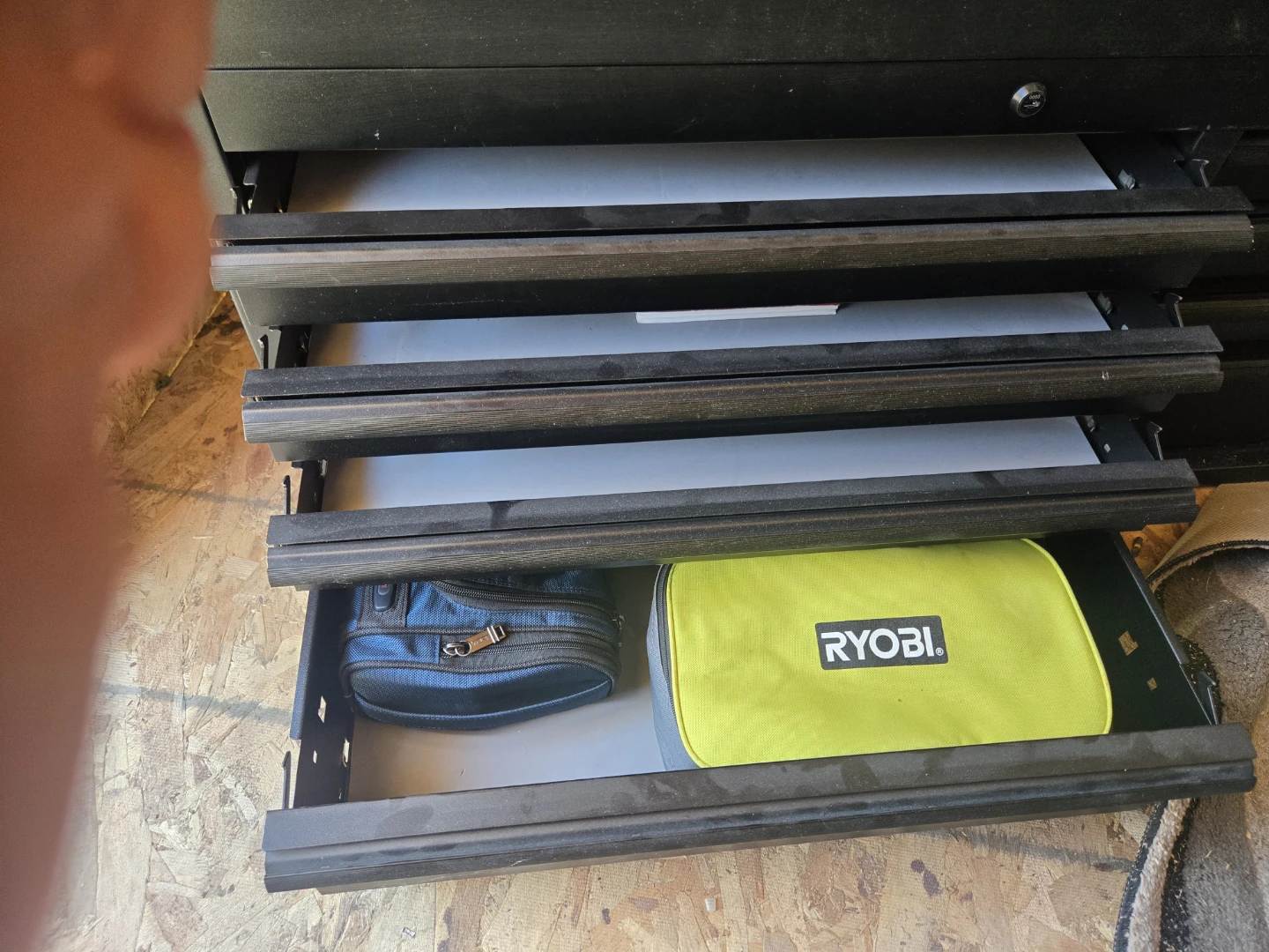 MAXIMUM 41" Tool Storage Combo Chest - photo 3