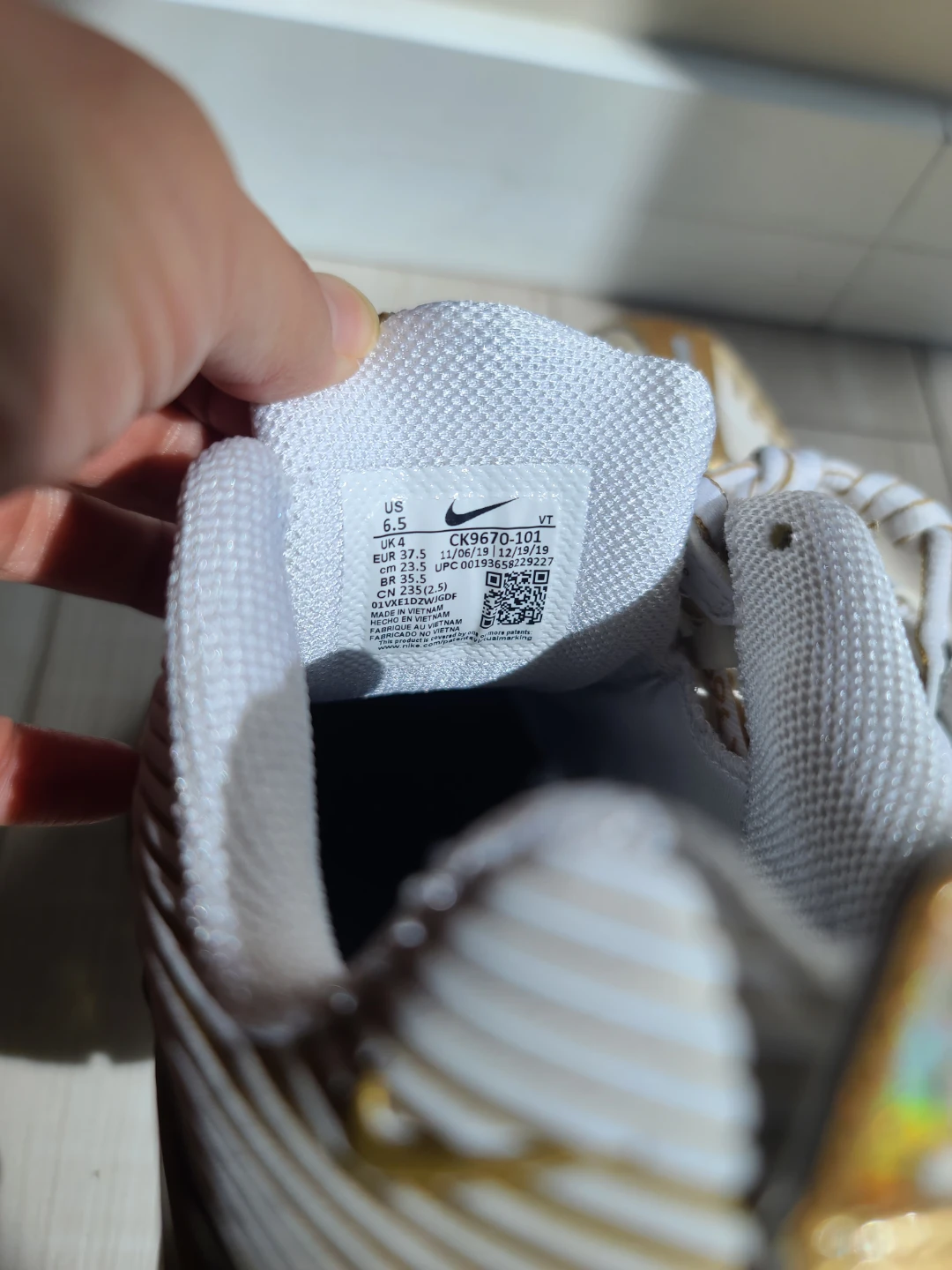 Nike Air Max 720 Shoes White Gold Size 6.5 - photo 4