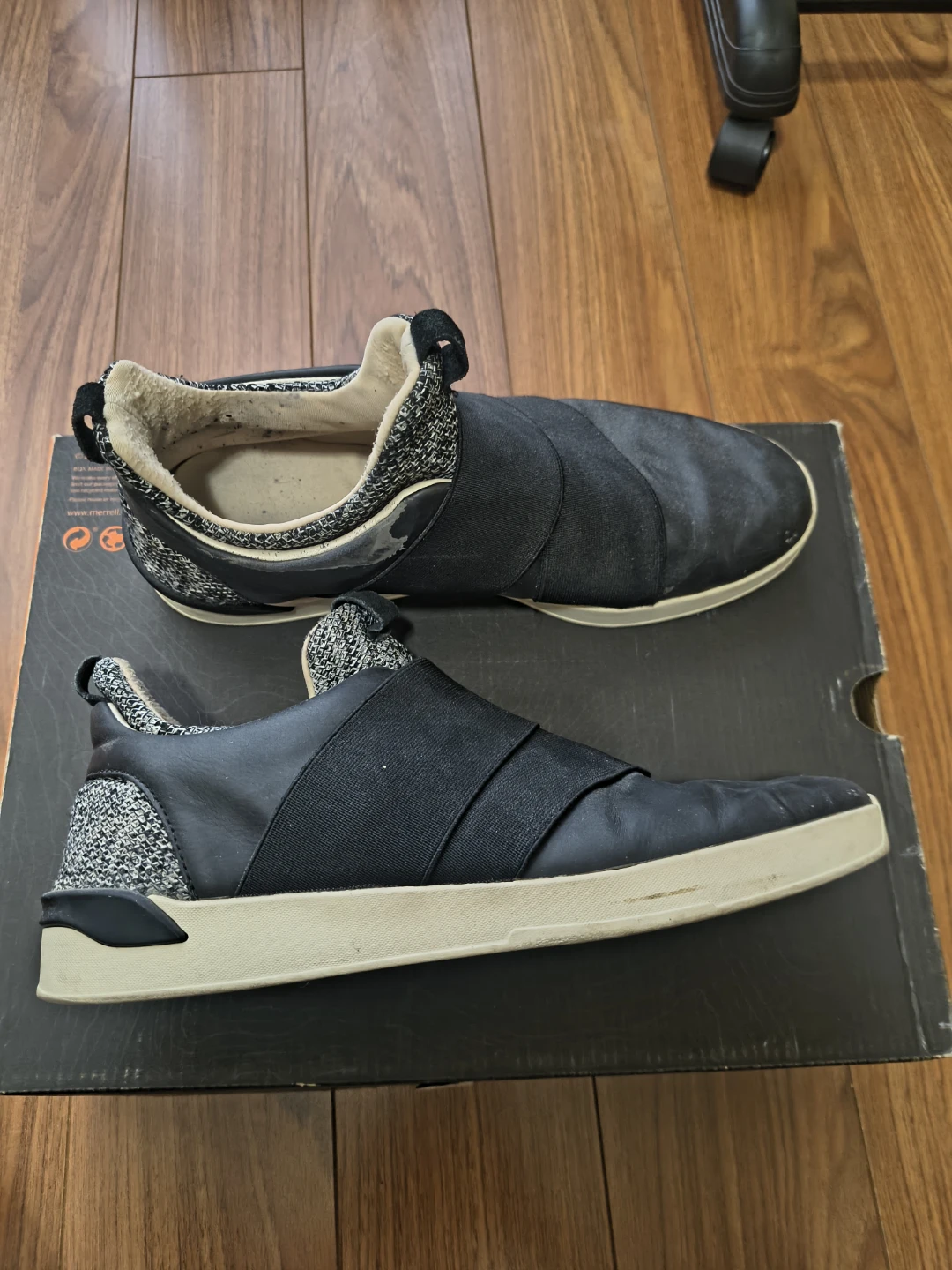 Black Slip-On Sneakers - photo 2