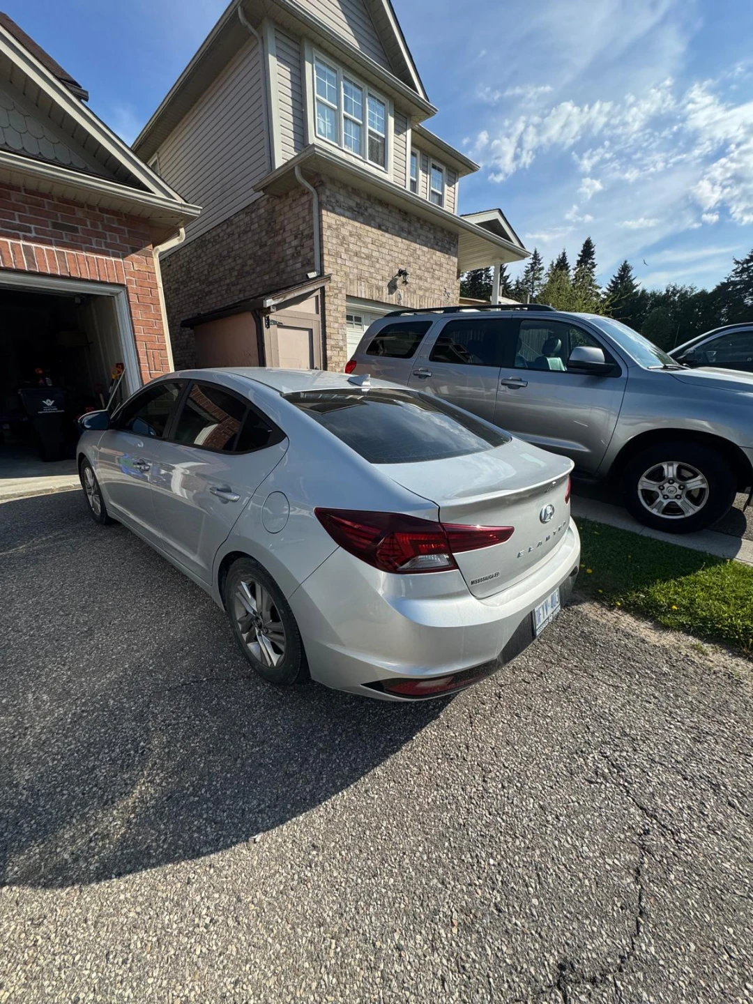 Silver Hyundai Elantra - photo 4