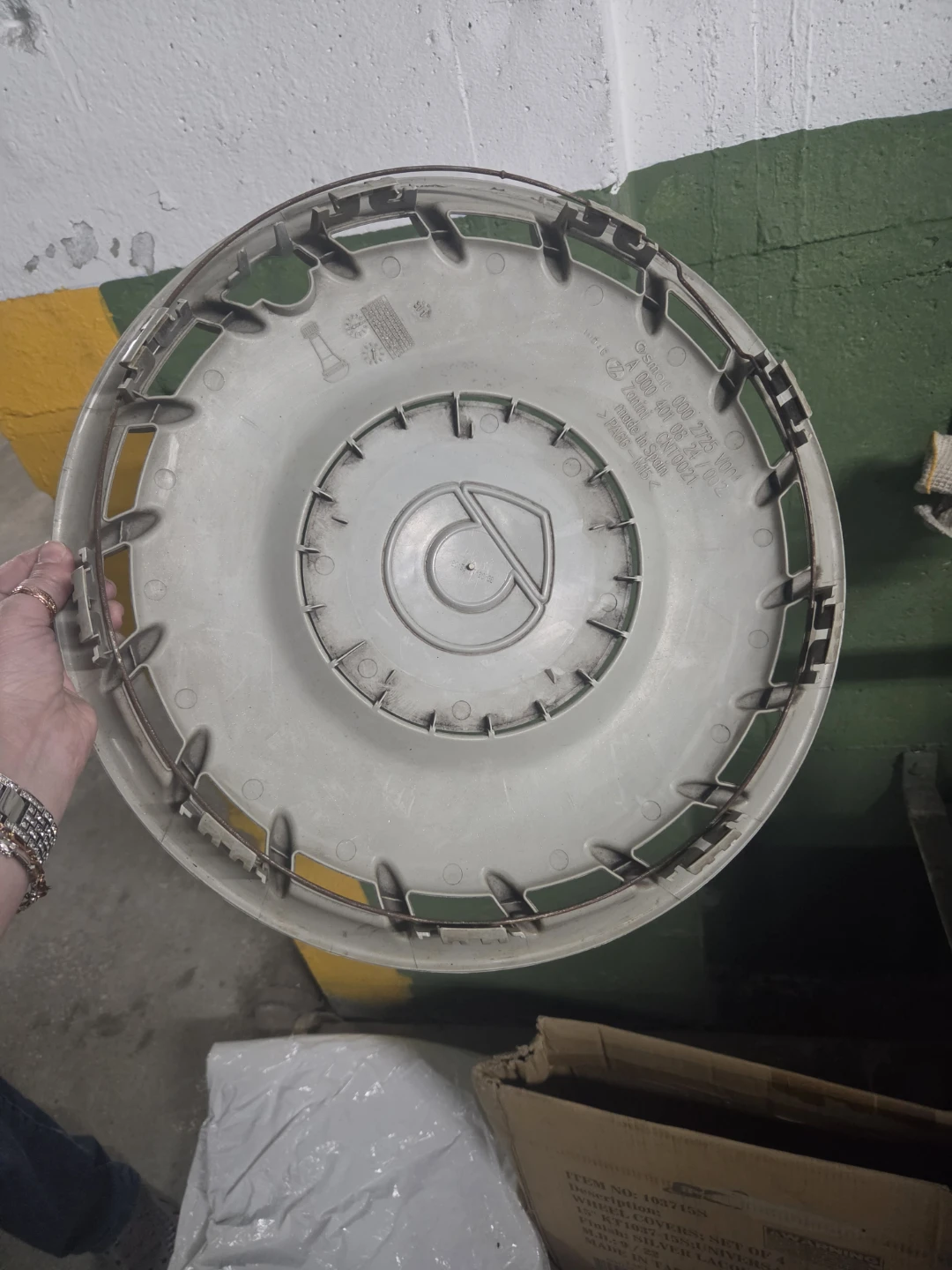 Smart Car Hubcap - photo 2