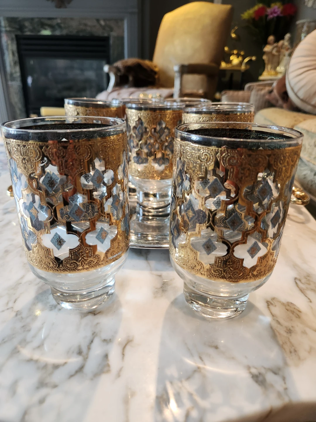 Set of 8 Vintage Gold and White Patterned Drinking Glasses - photo 2