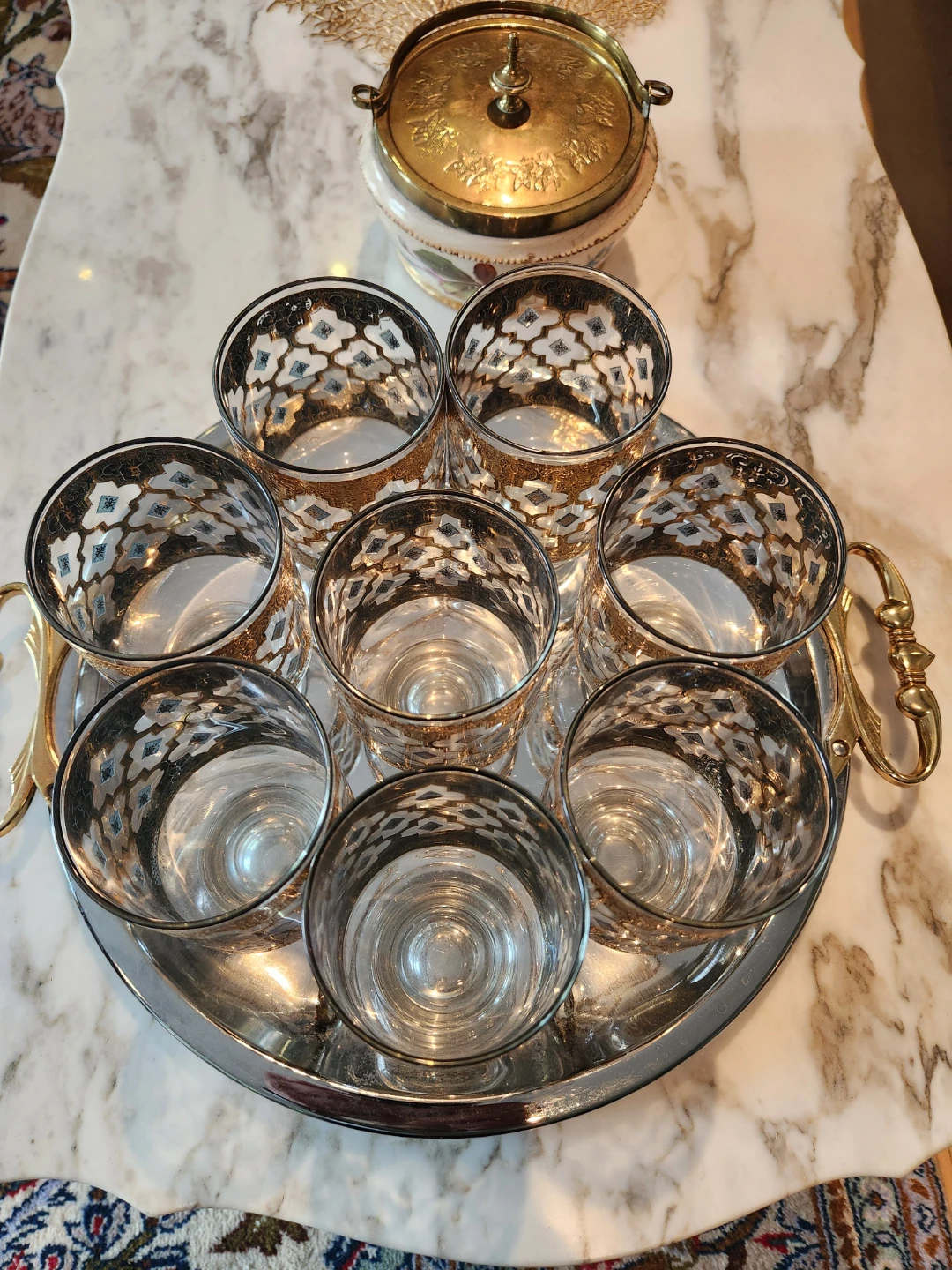 Set of 8 Vintage Gold and White Patterned Drinking Glasses - photo 3