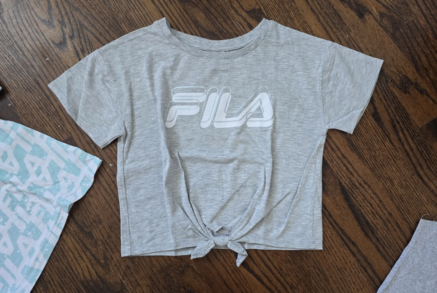3 Fila Girls crop T-Shirts + tank top 8-10Y - photo 4