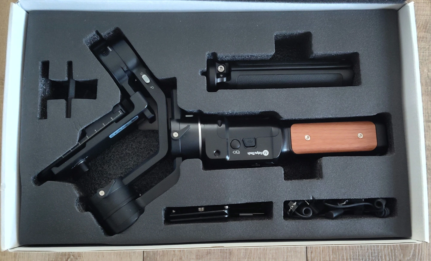 FeiyuTech AK2000C 3-Axis Stabilized Handheld Gimbal for Camera - photo 2