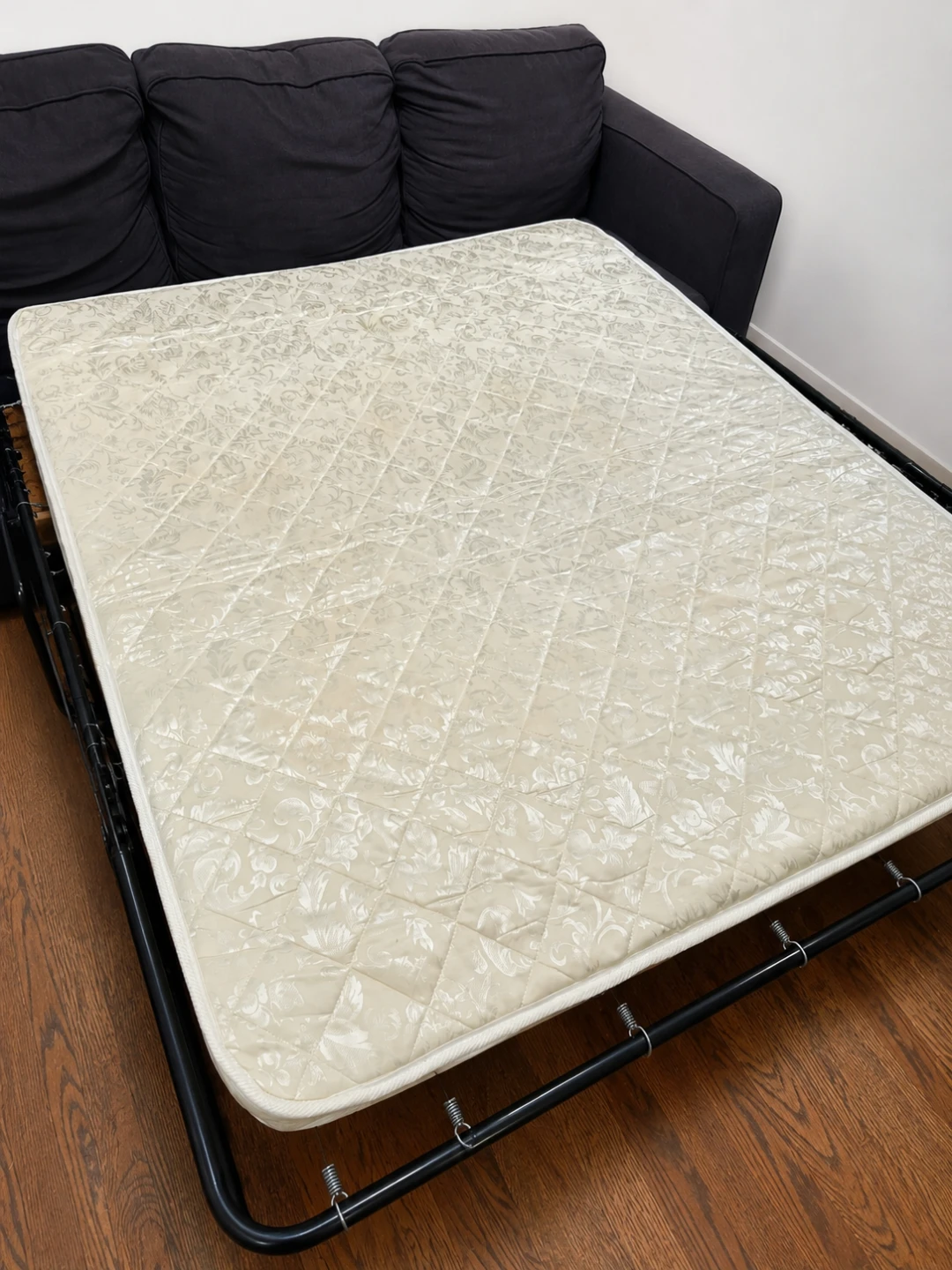 Couch with foldable bed inside - photo 3