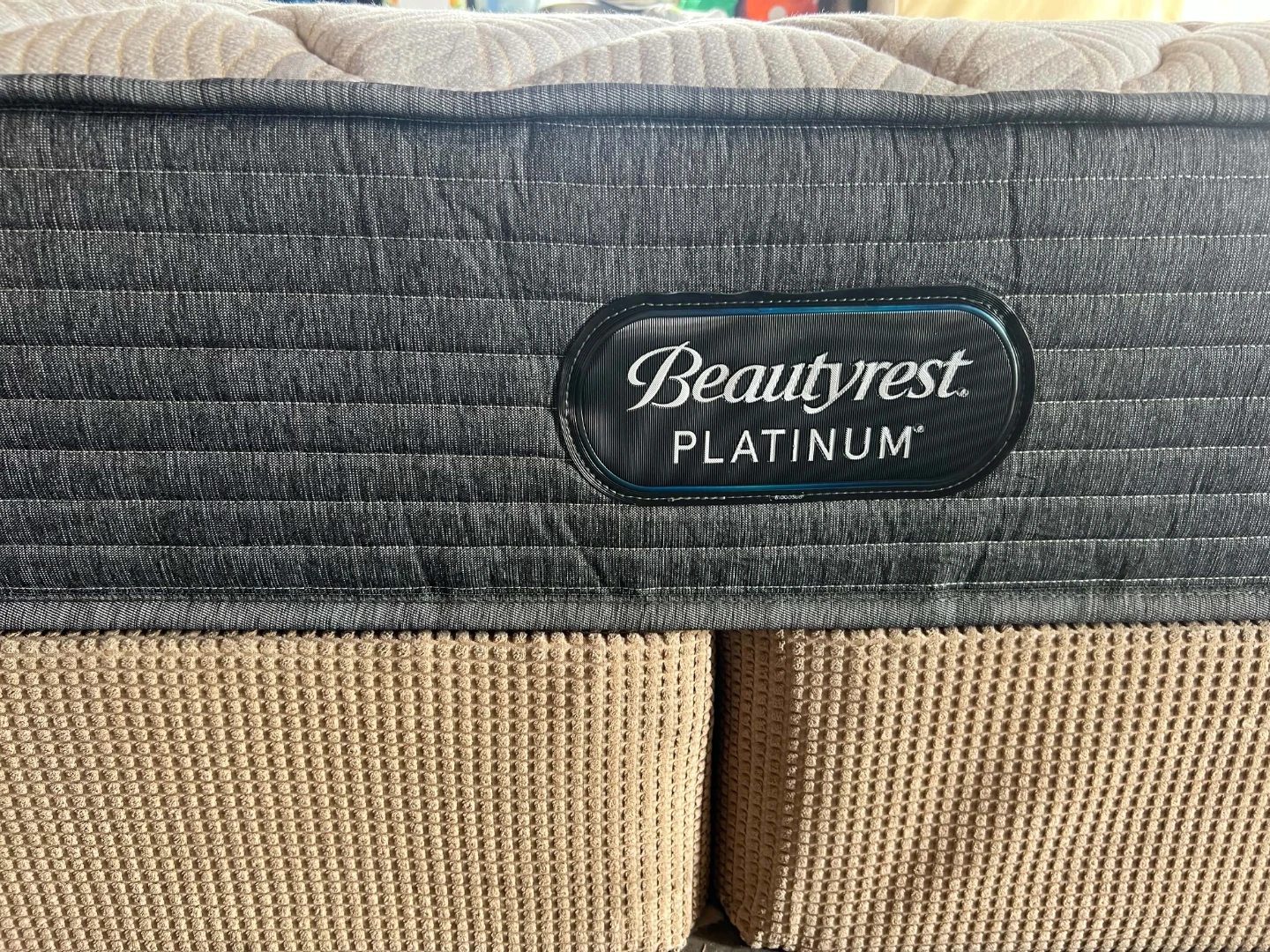 King mattress,box spring & metal frame /free delivery - photo 3