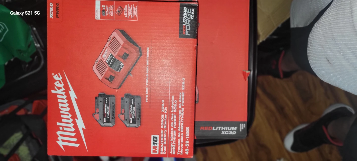 Milwaukee M18 REDLITHIUM FORGE XC8.0 Dual Battery Starter Kit