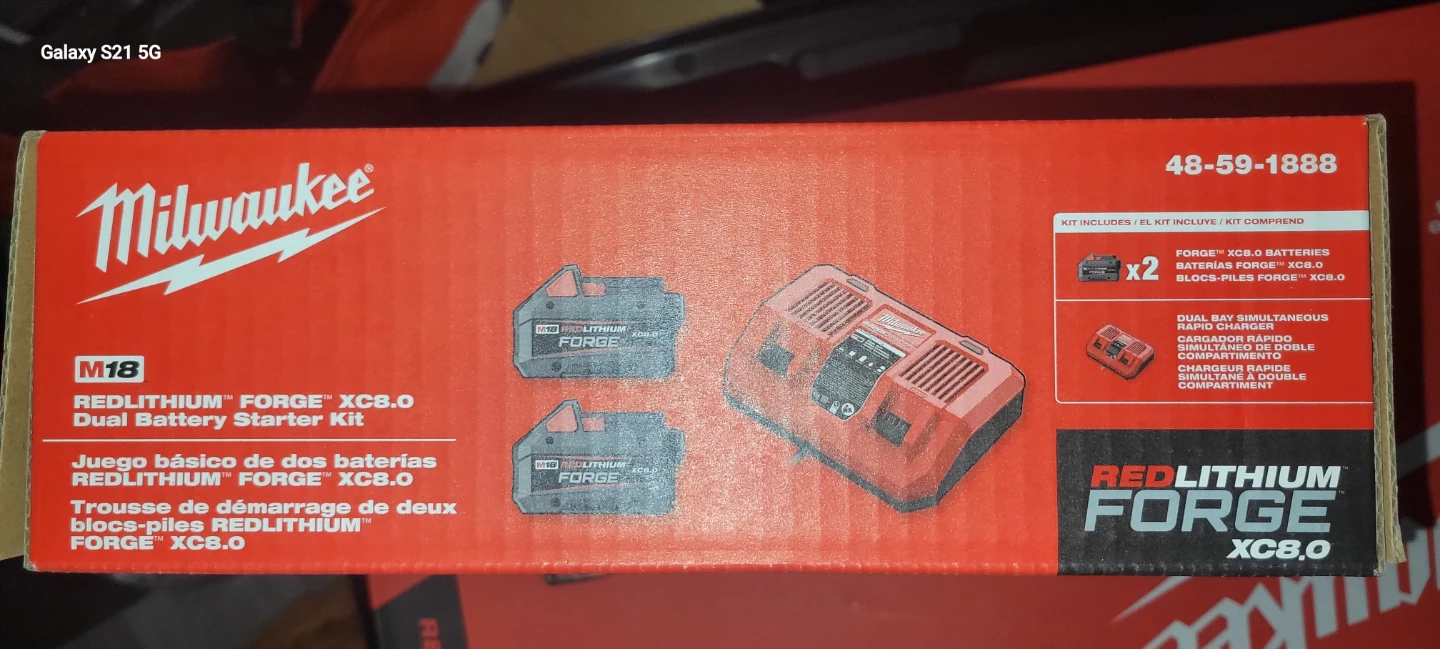 Milwaukee M18 REDLITHIUM FORGE XC8.0 Dual Battery Starter Kit - photo 2