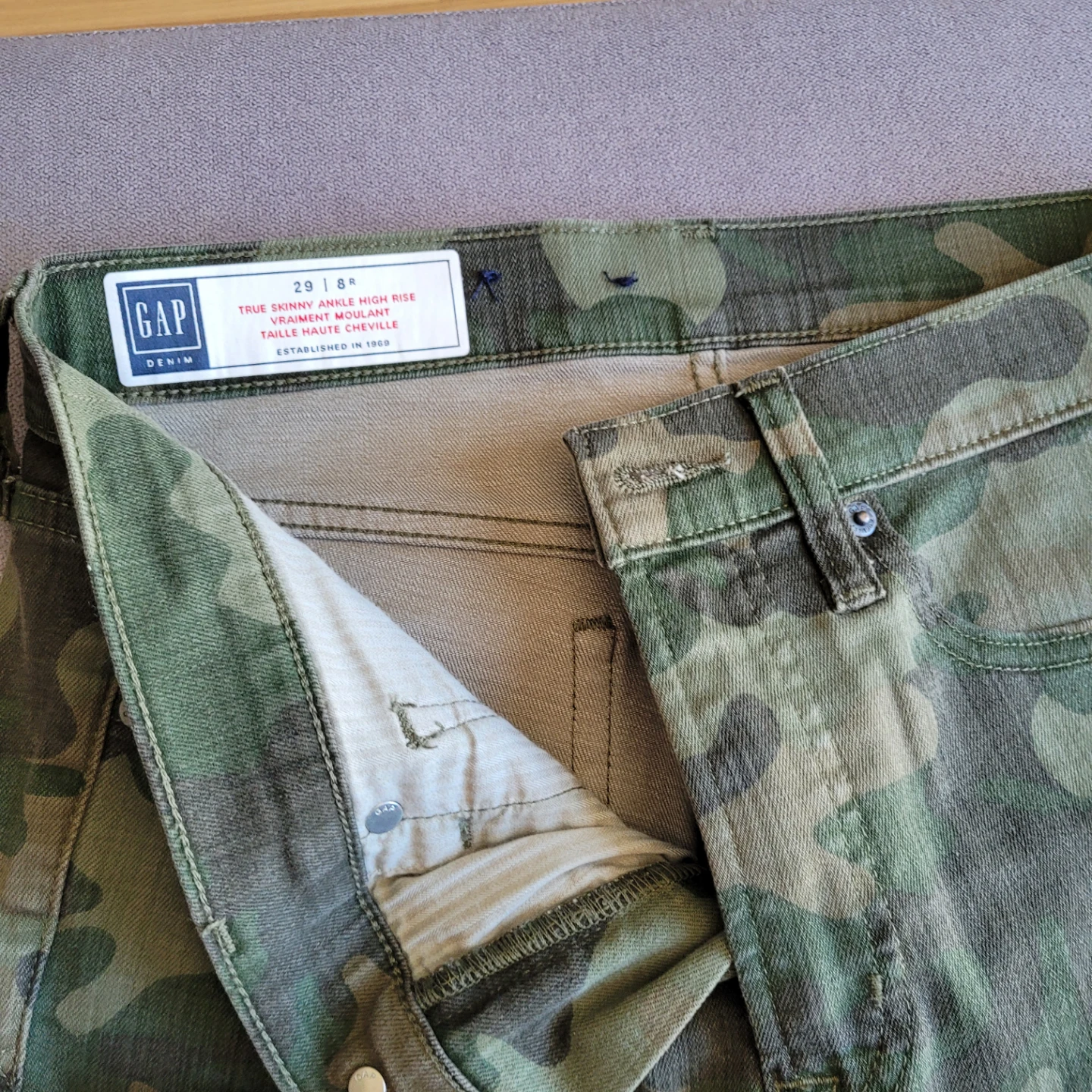 GAP True Skinny Ankle High Rise Camo Jeans Size 29