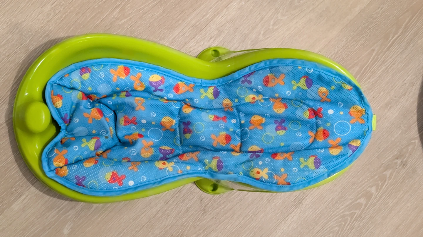 Baby Bathtub with Cushioned Insert